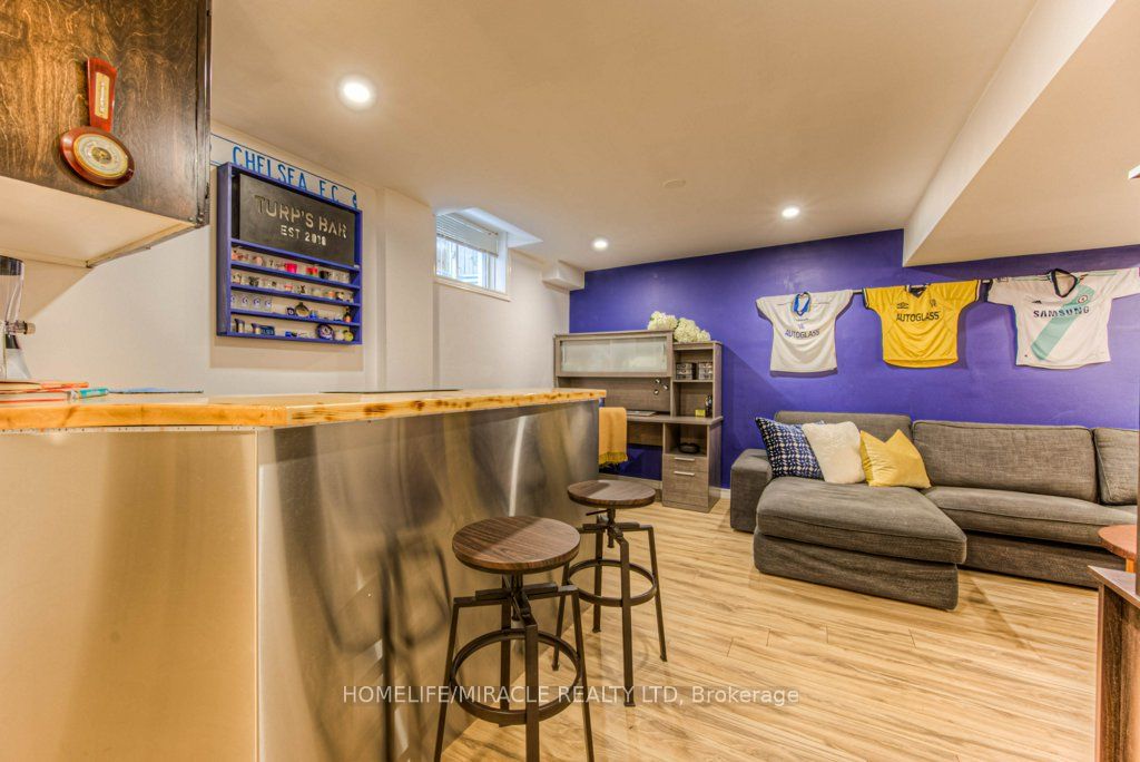 32 Amanda Walk Property Photo 25