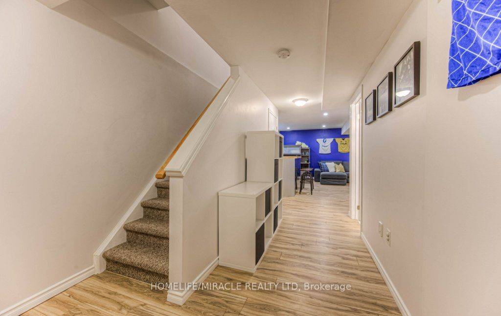 32 Amanda Walk Property Photo 32