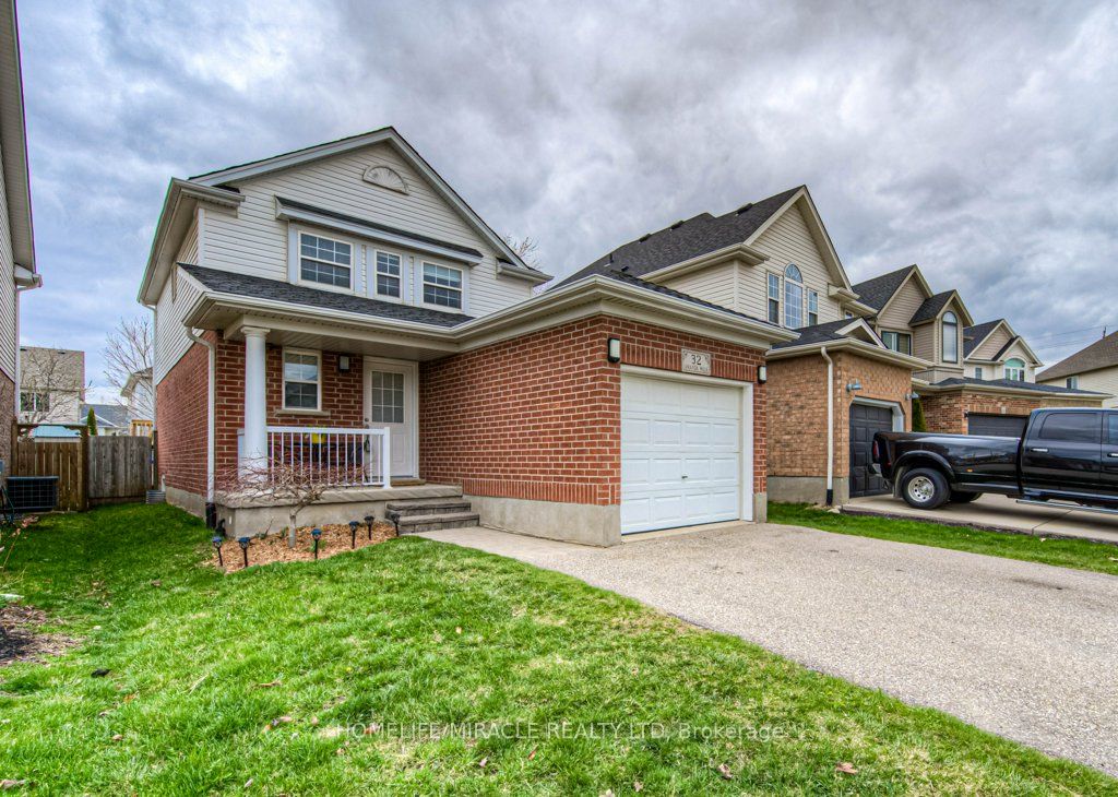 32 Amanda Walk Property Photo 36