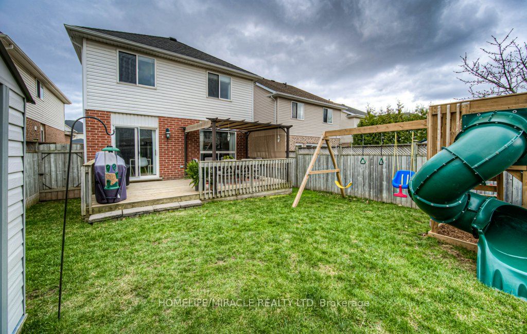 32 Amanda Walk Property Photo 39