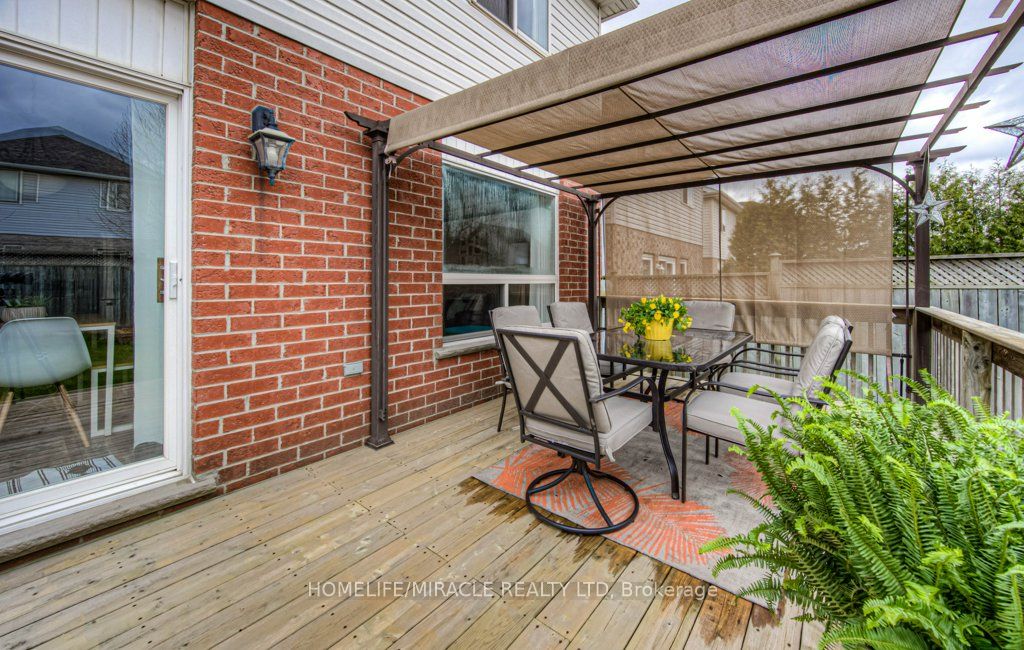 32 Amanda Walk Property Photo 40