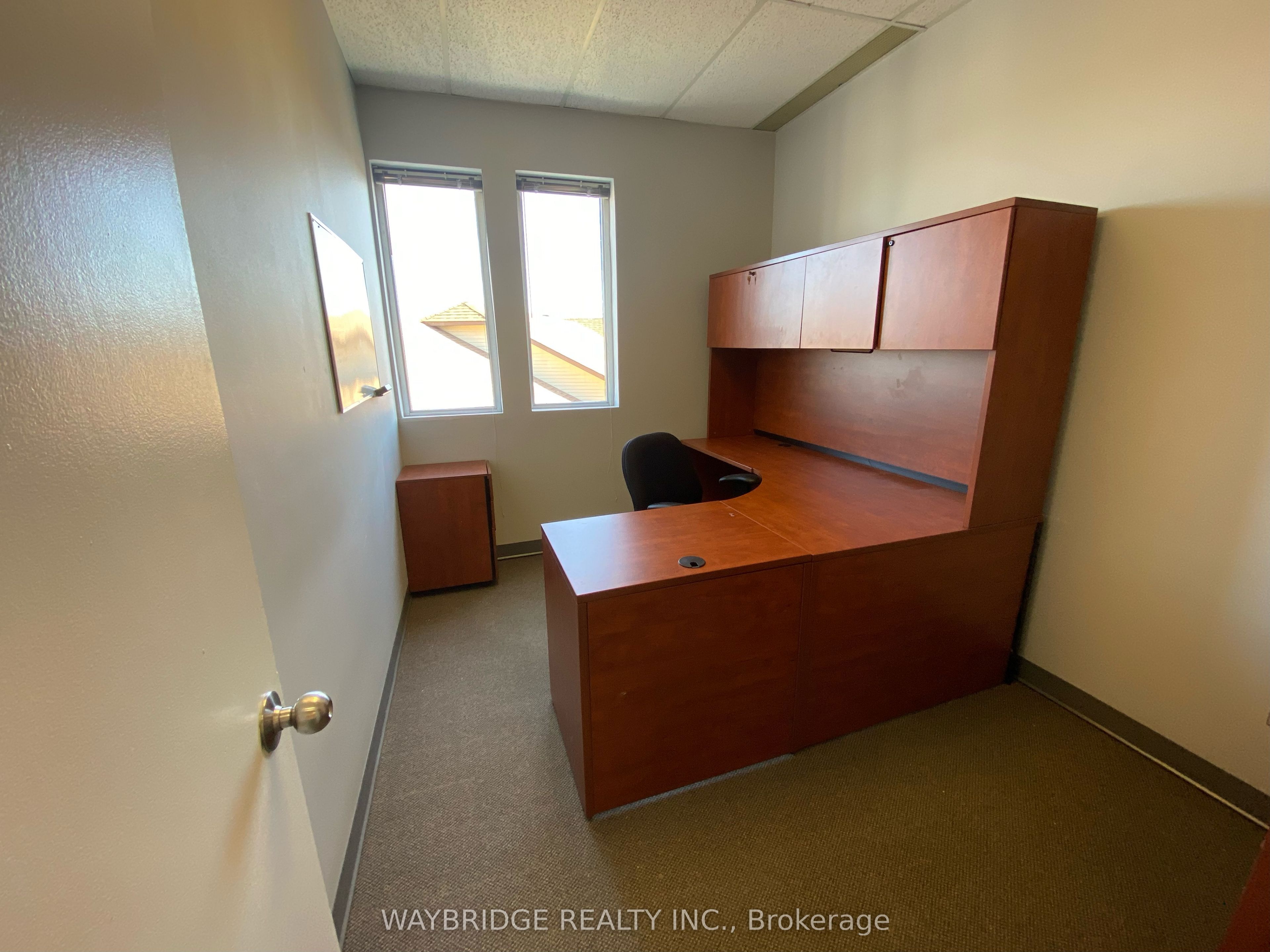 #408 - 11 Rosemount Avenue Property Photo 9