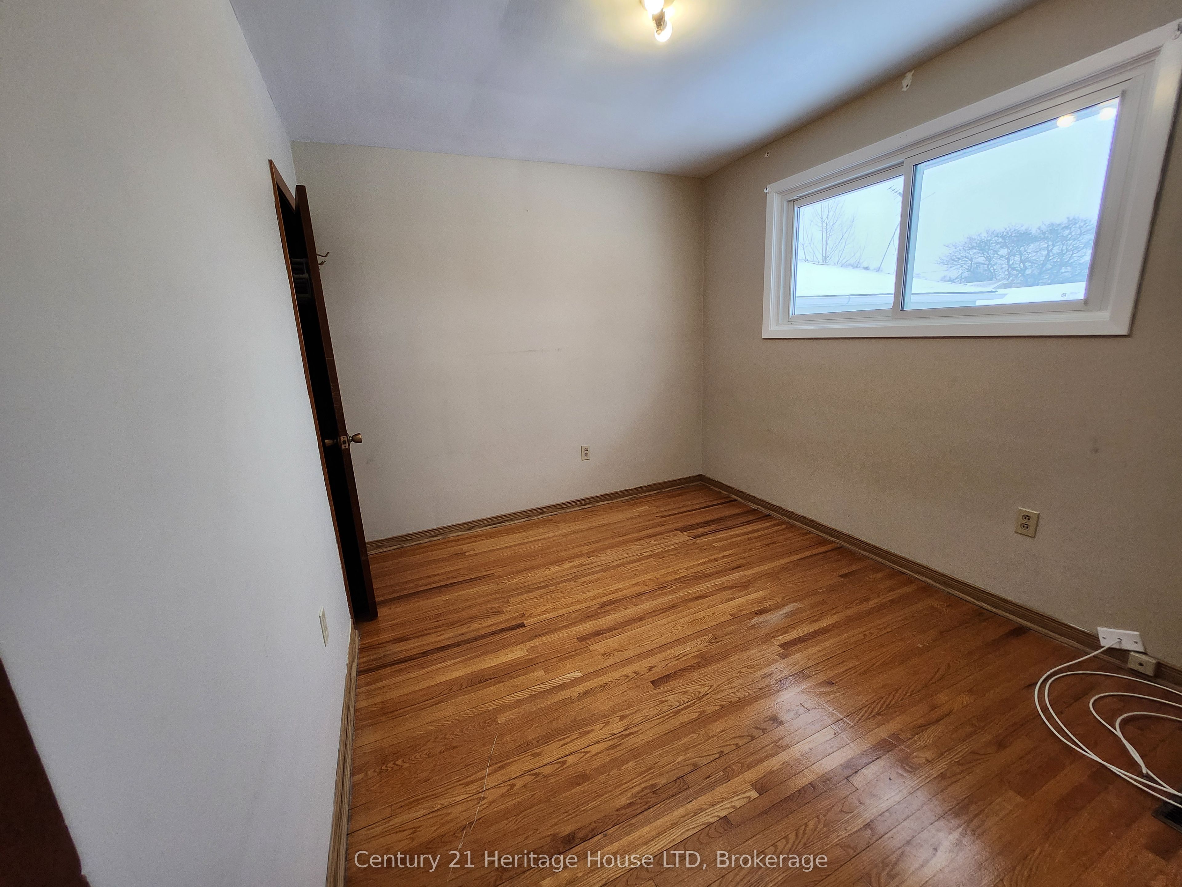 6684 Winston Street Property Photo 6