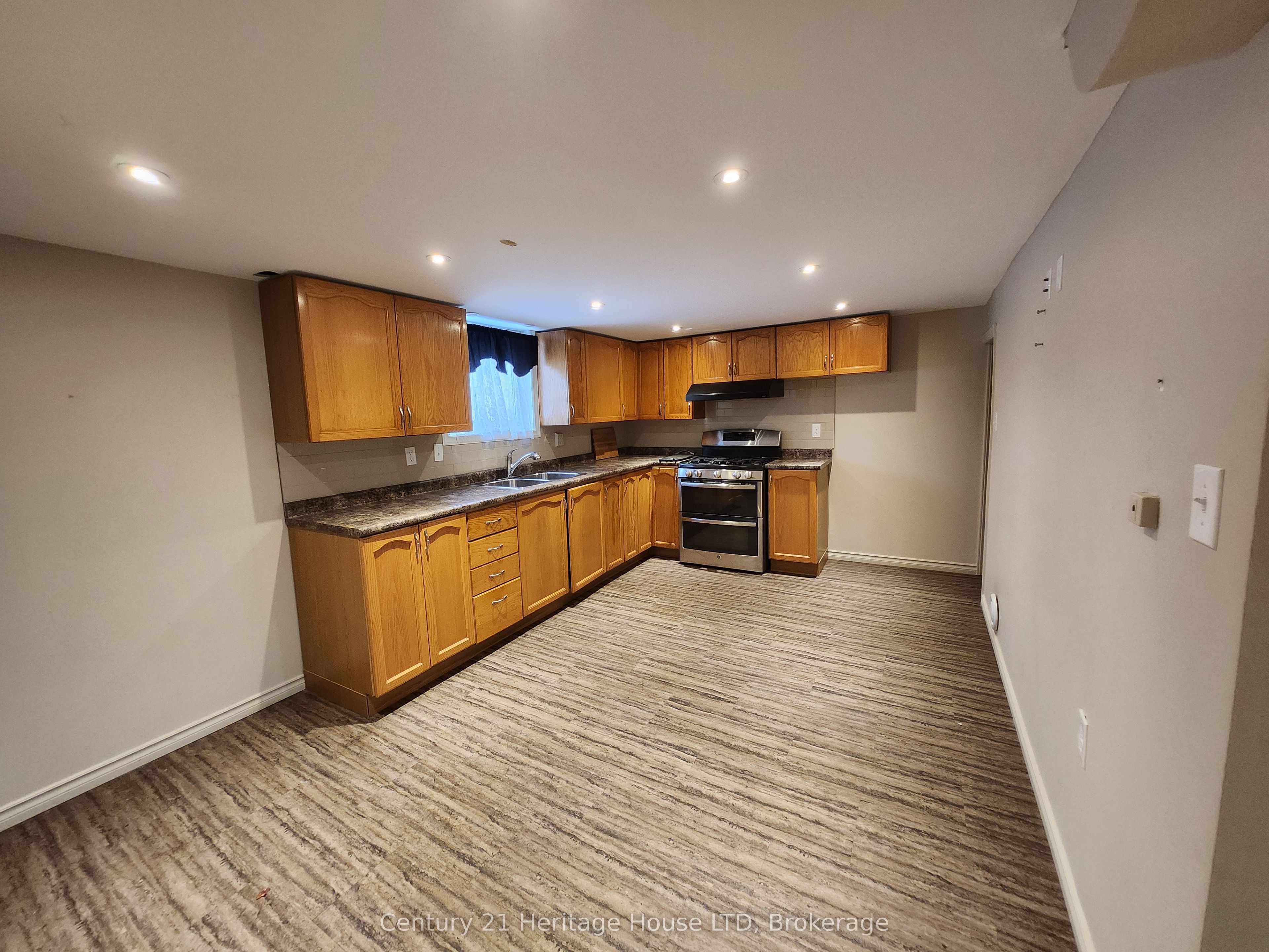 6684 Winston Street Property Photo 14