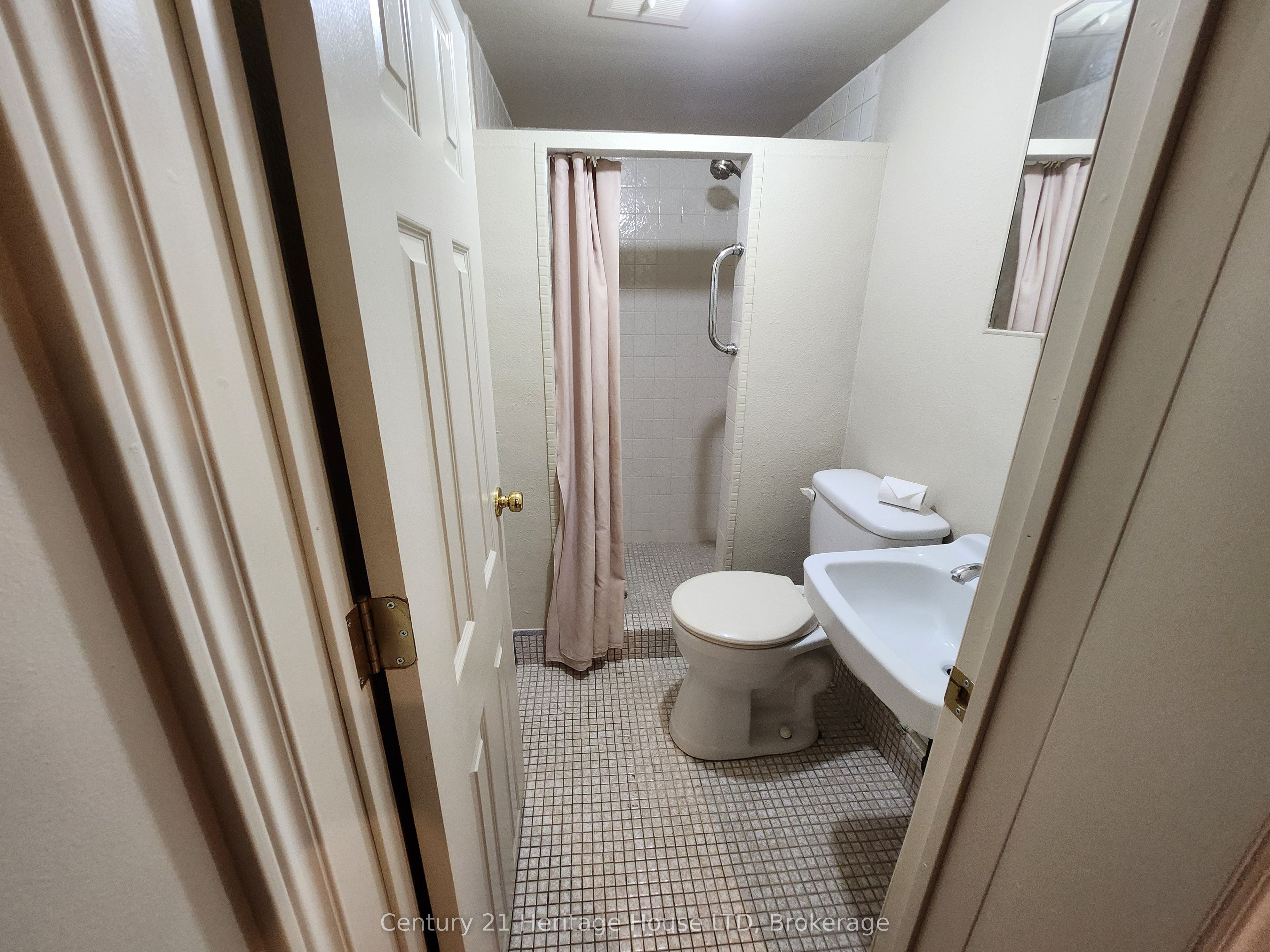 6684 Winston Street Property Photo 15