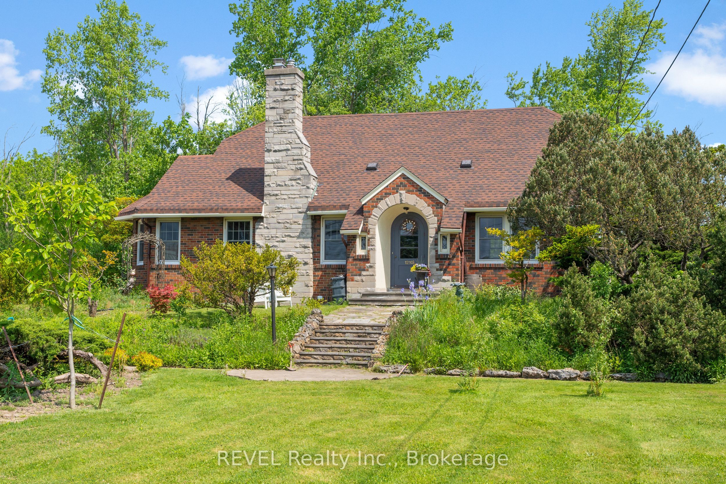 1210 Garrison Road Property Photo 2