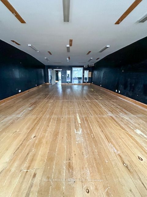31-33 Clothier Street Property Photo 4