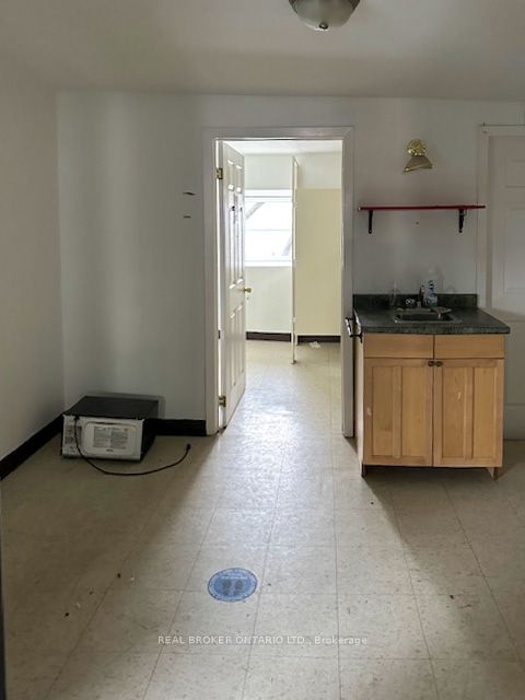 31-33 Clothier Street Property Photo 8