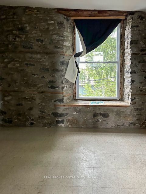 31-33 Clothier Street Property Photo 9