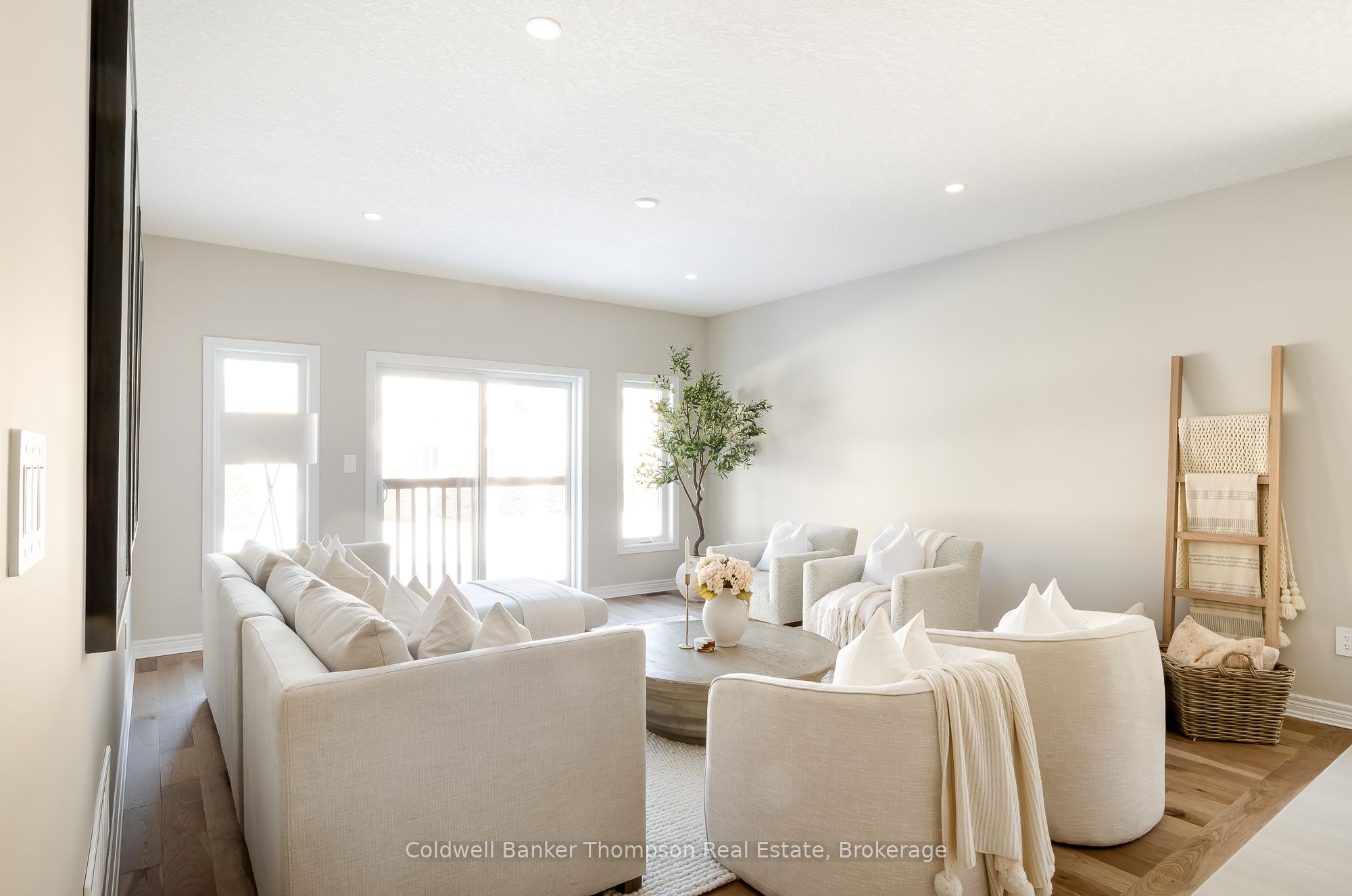 69 Eaglecrest Avenue Property Photo 12
