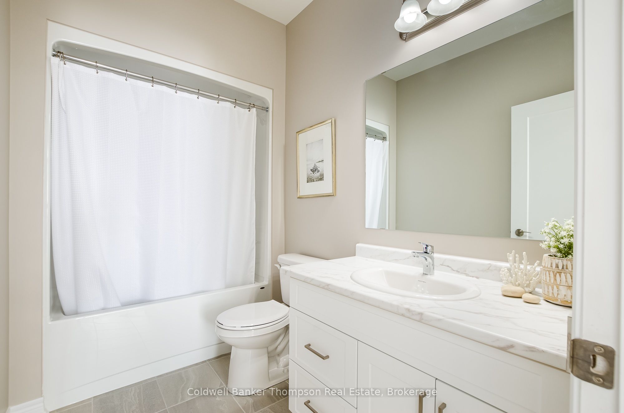 69 Eaglecrest Avenue Property Photo 17