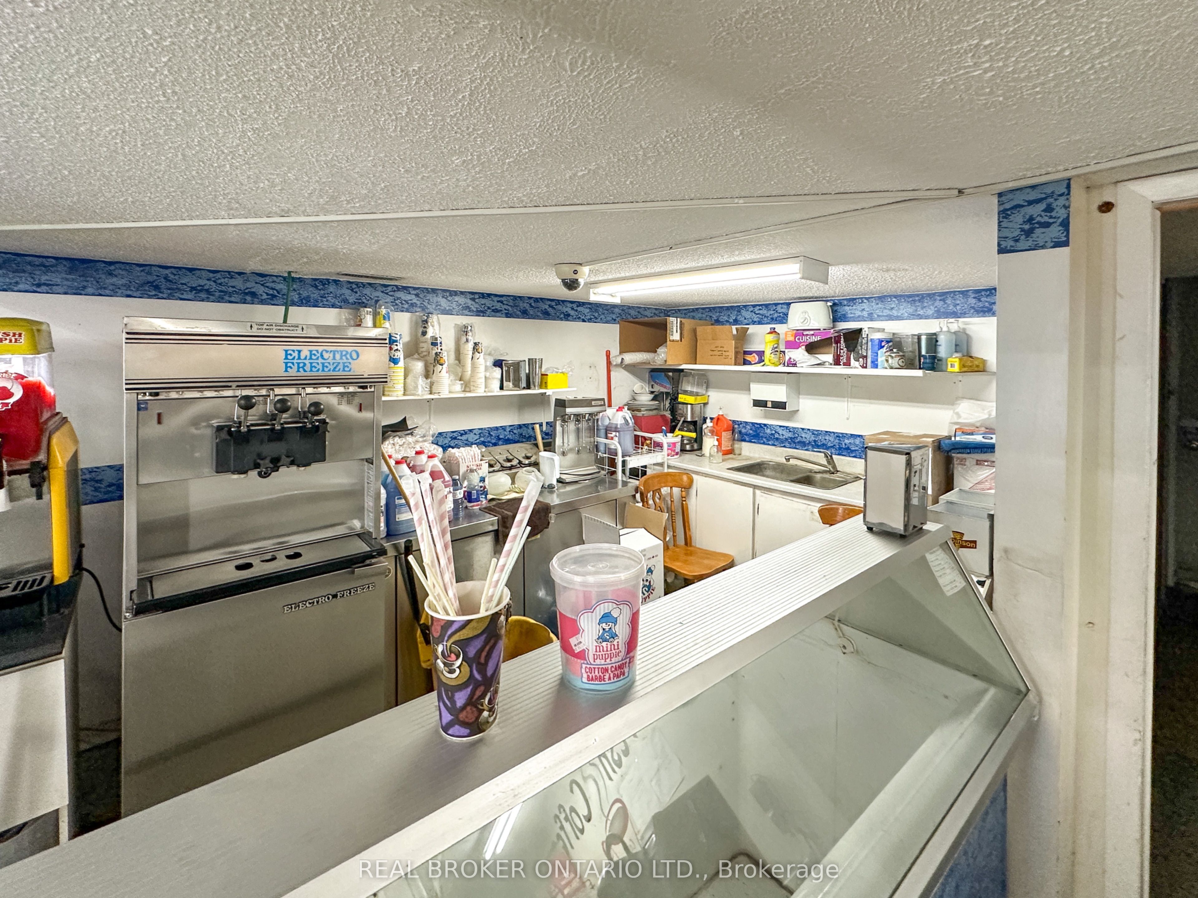 6679 Fourth Line Road Property Photo 9
