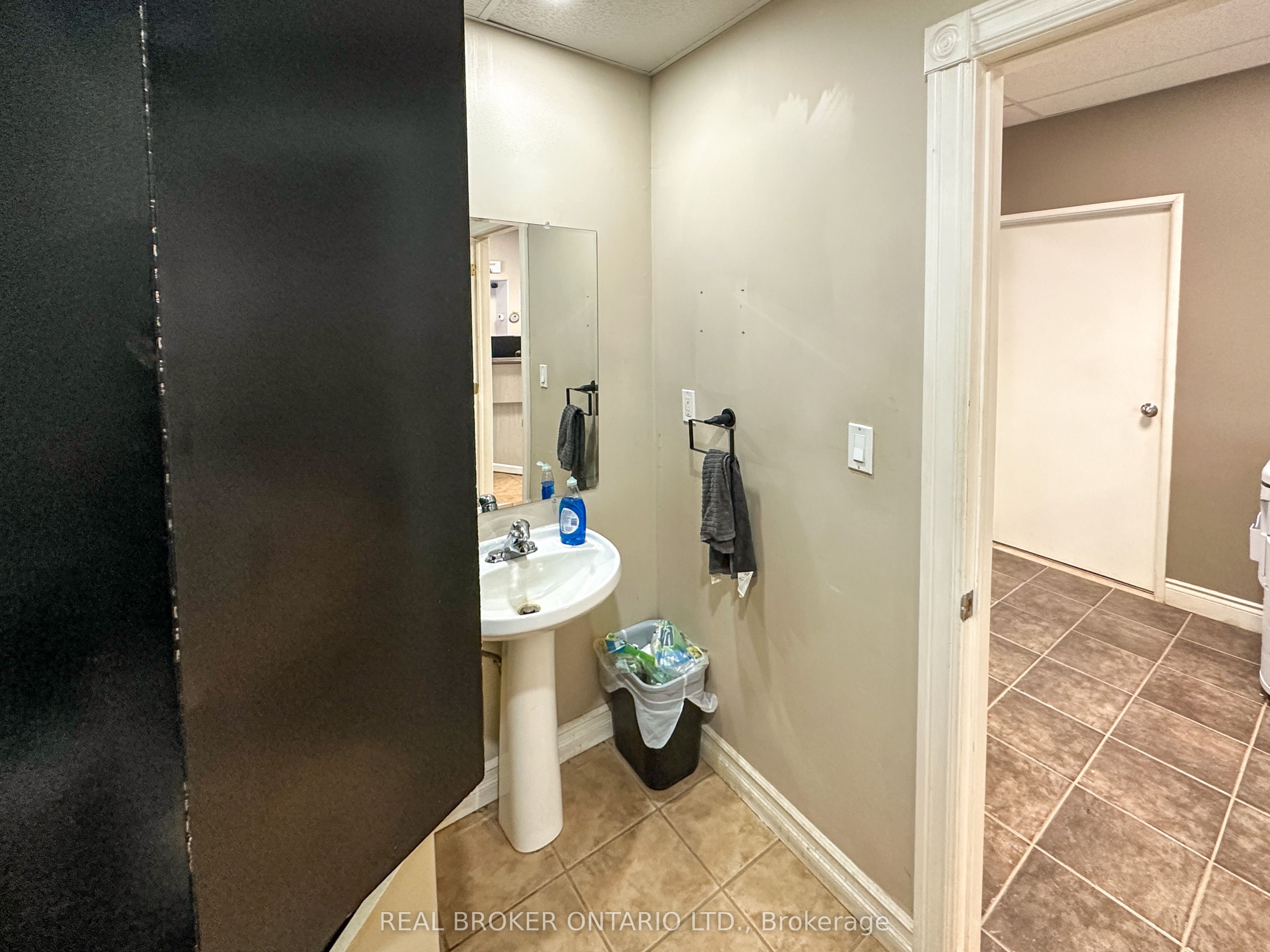 6679 Fourth Line Road Property Photo 12