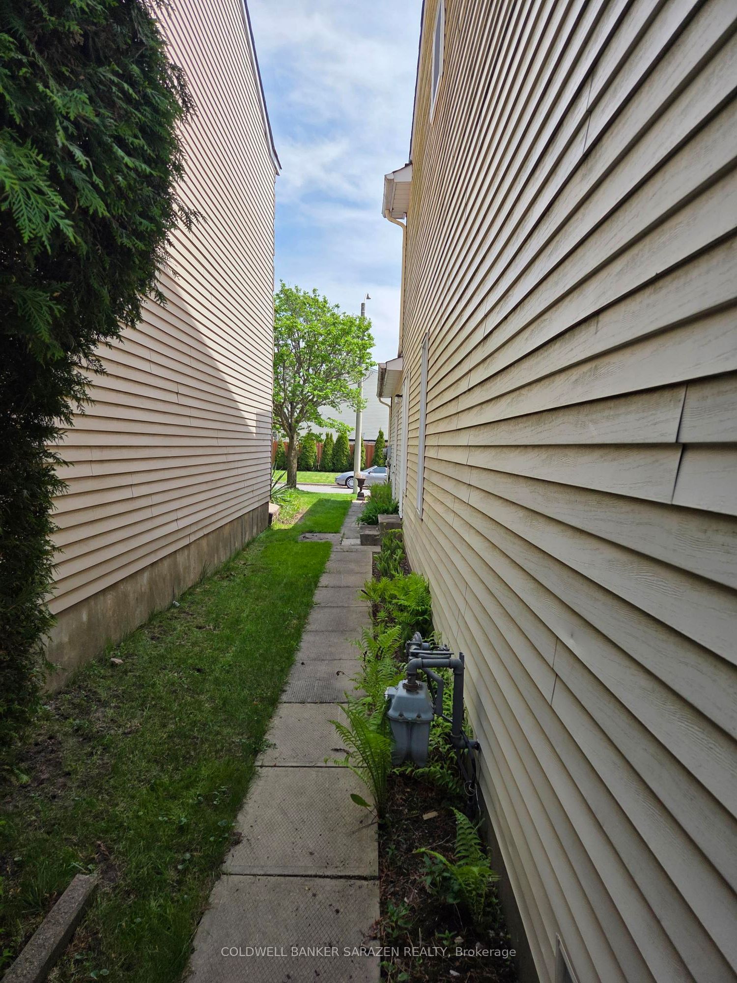 31 Dossetter Way E Property Photo 15