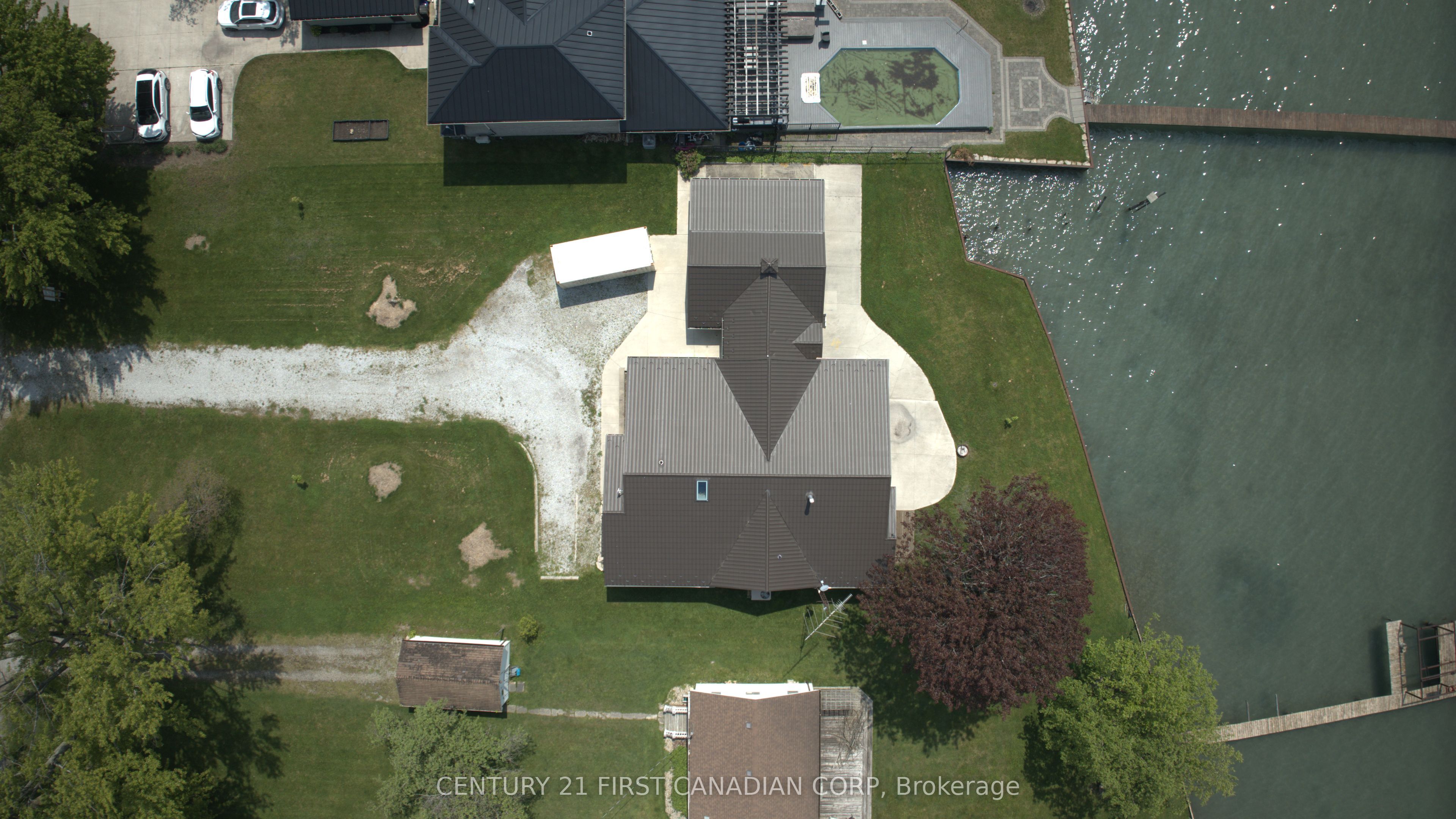 3877 St Clair Parkway Property Photo 4