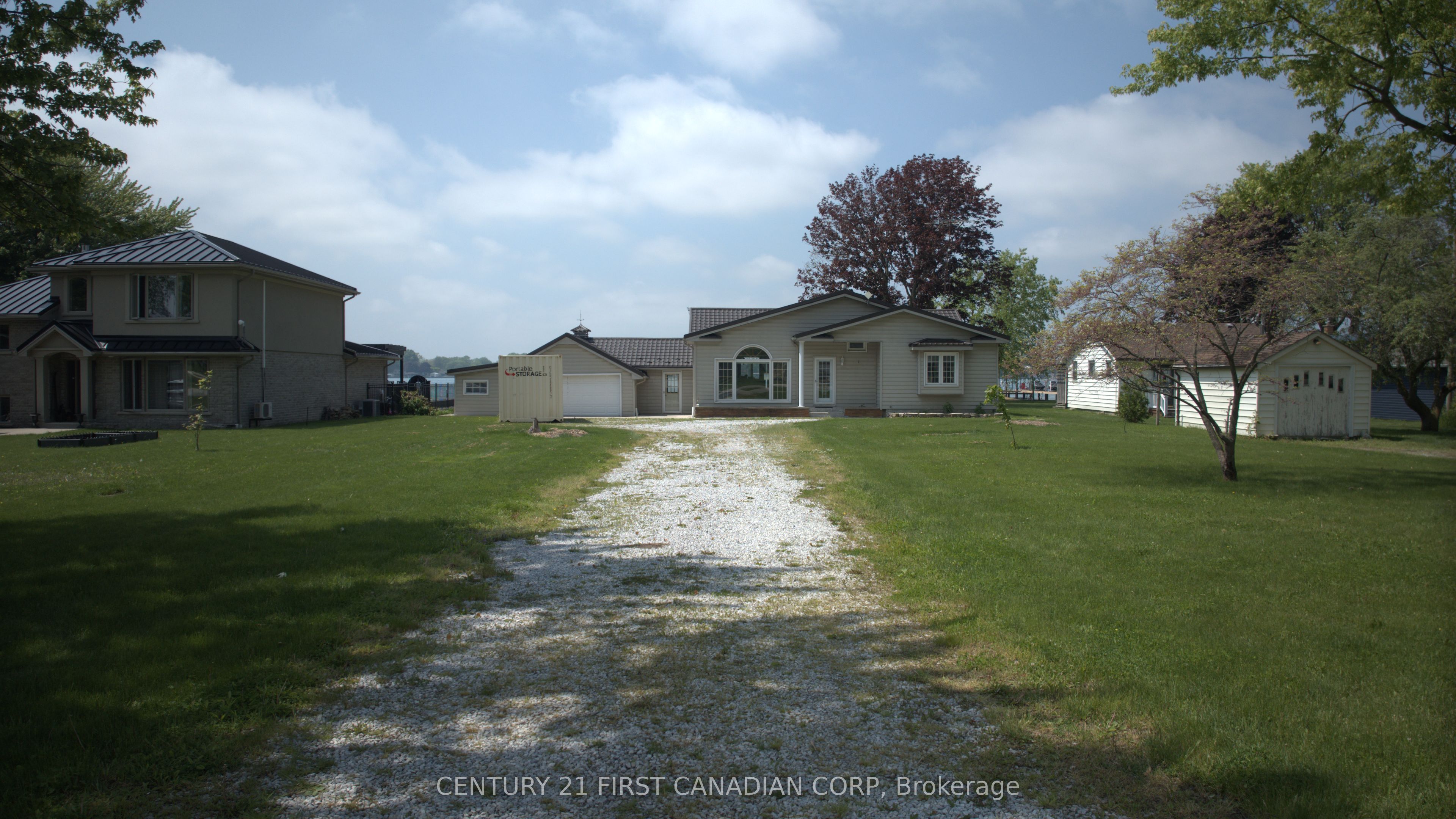 3877 St Clair Parkway Property Photo 5