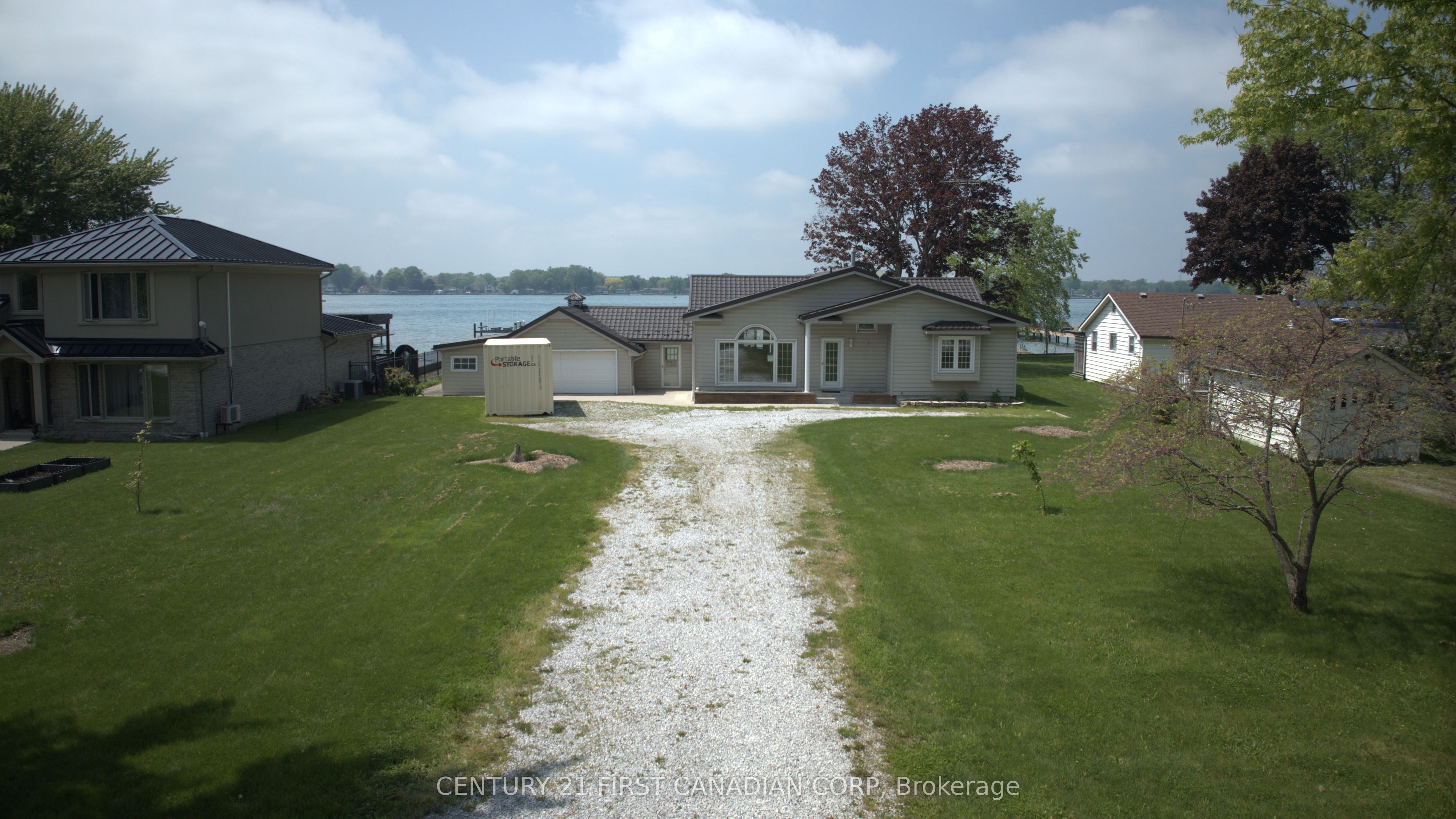 3877 St Clair Parkway Property Photo 6