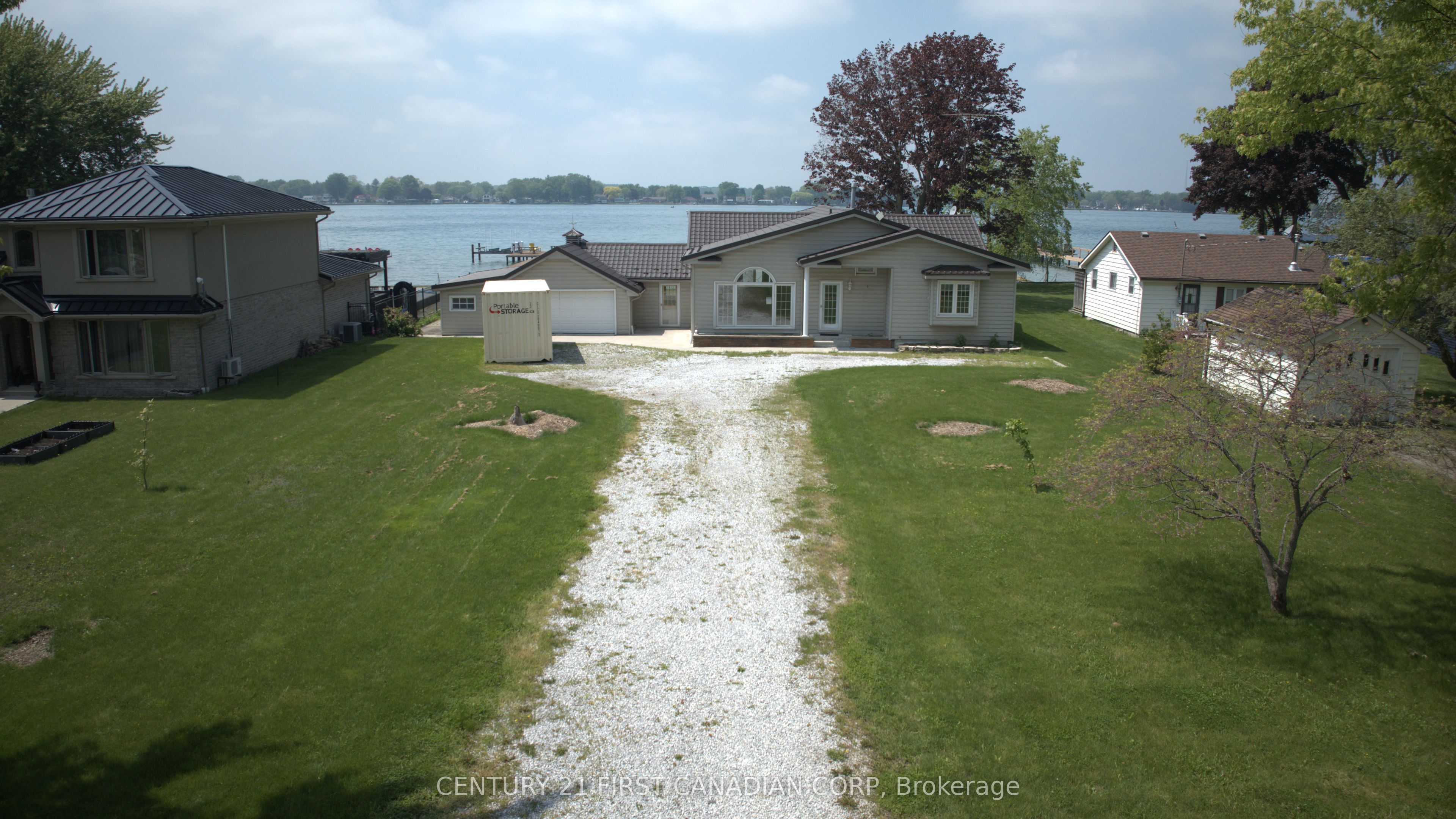 3877 St Clair Parkway Property Photo 8
