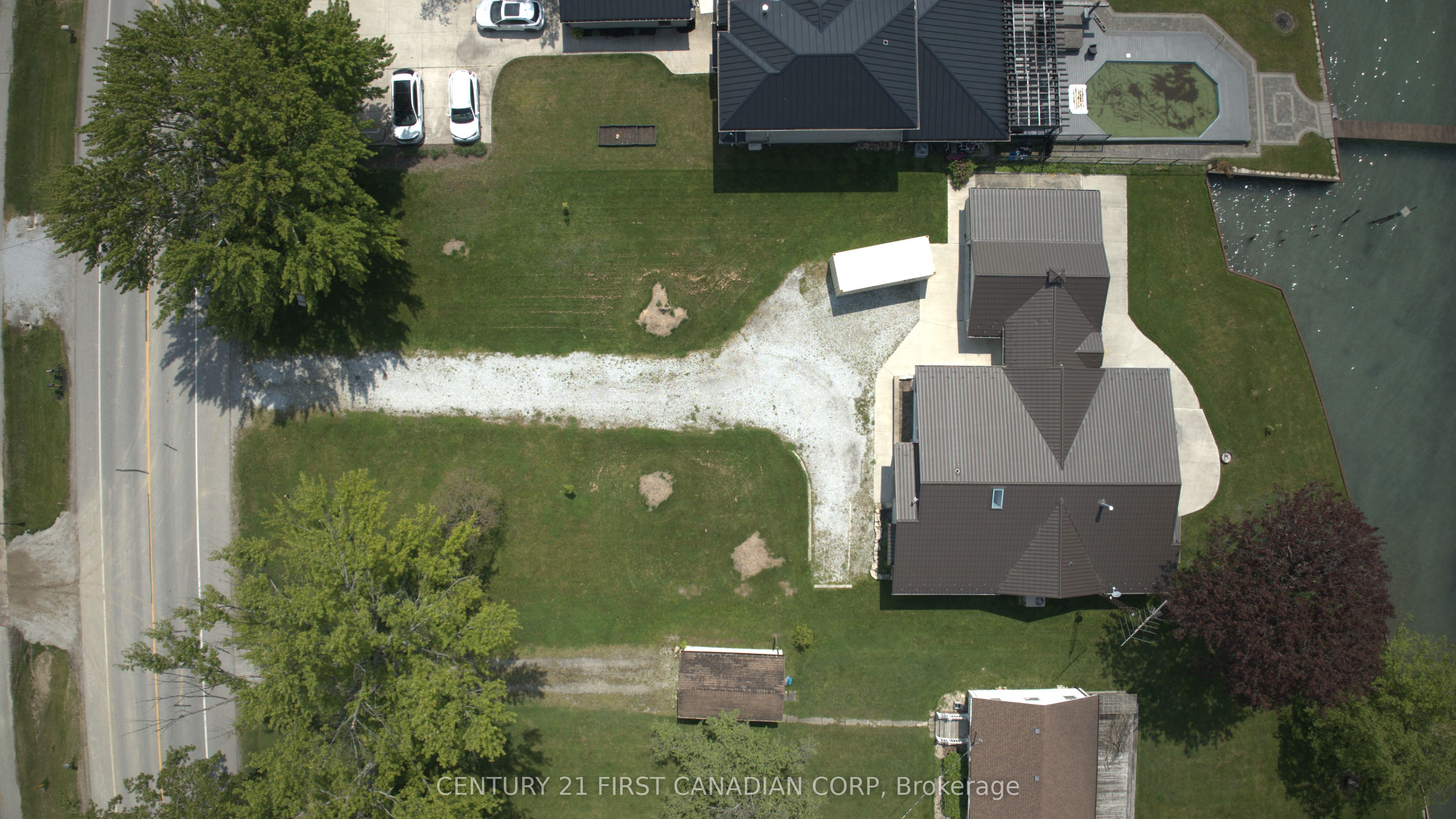 3877 St Clair Parkway Property Photo 16