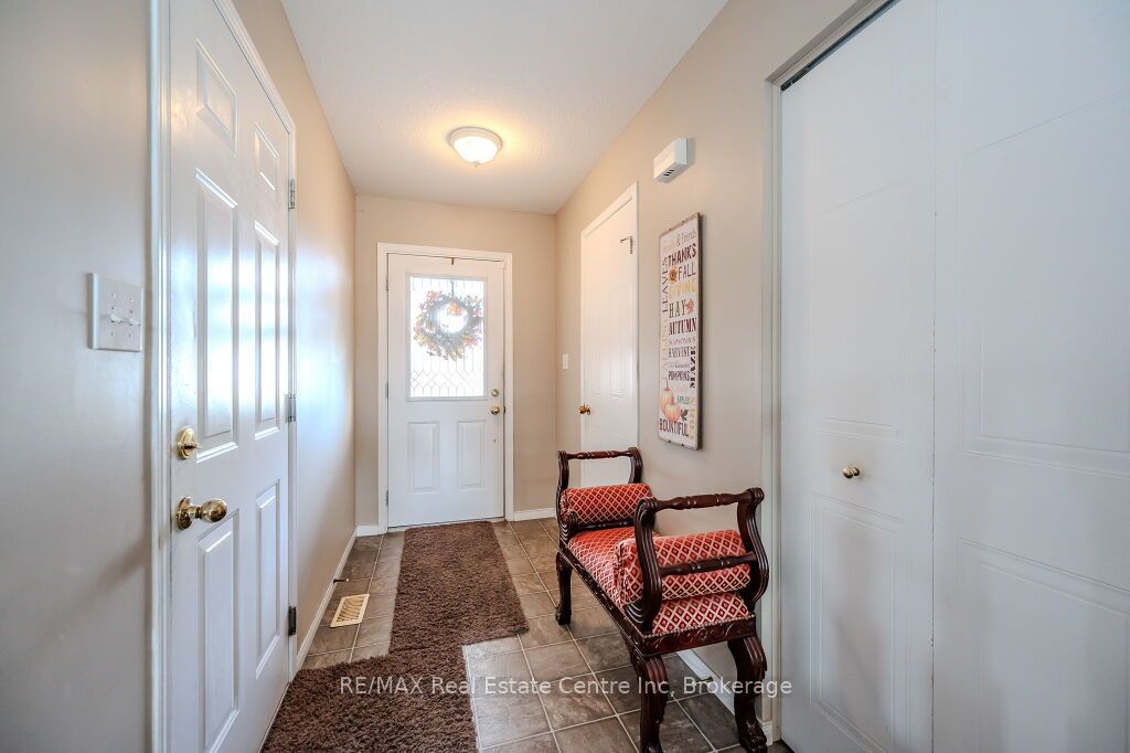 128 Henhoeffer Crescent Property Photo 6
