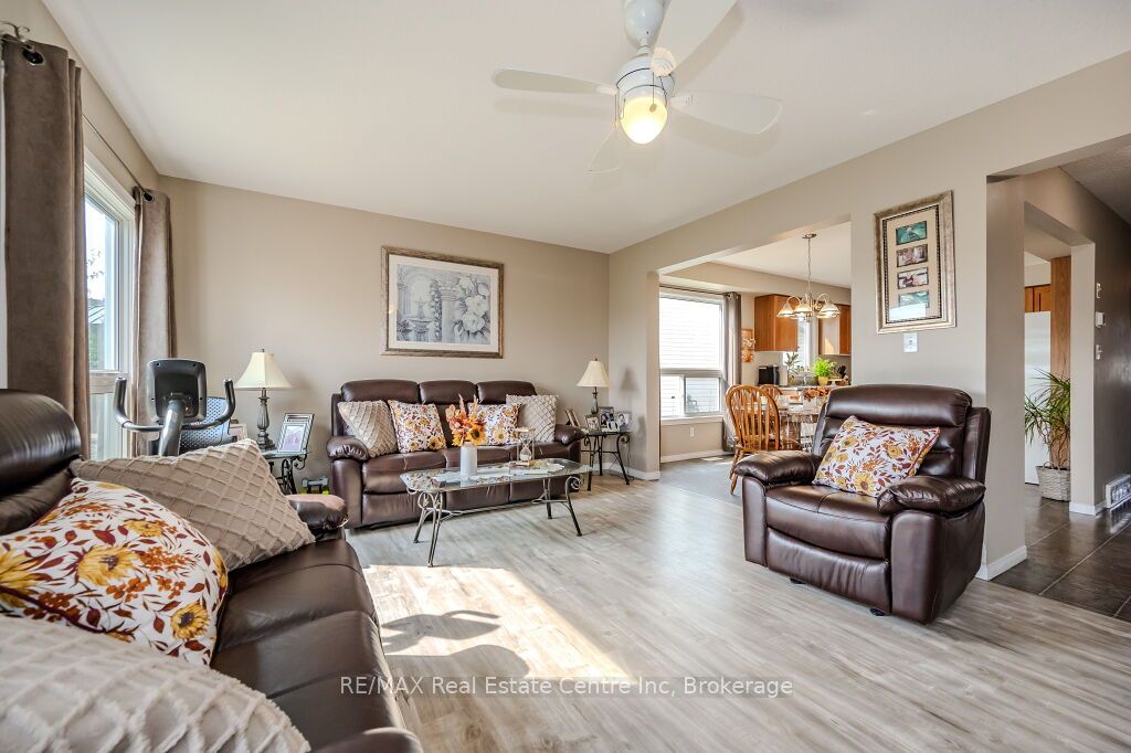 128 Henhoeffer Crescent Property Photo 10