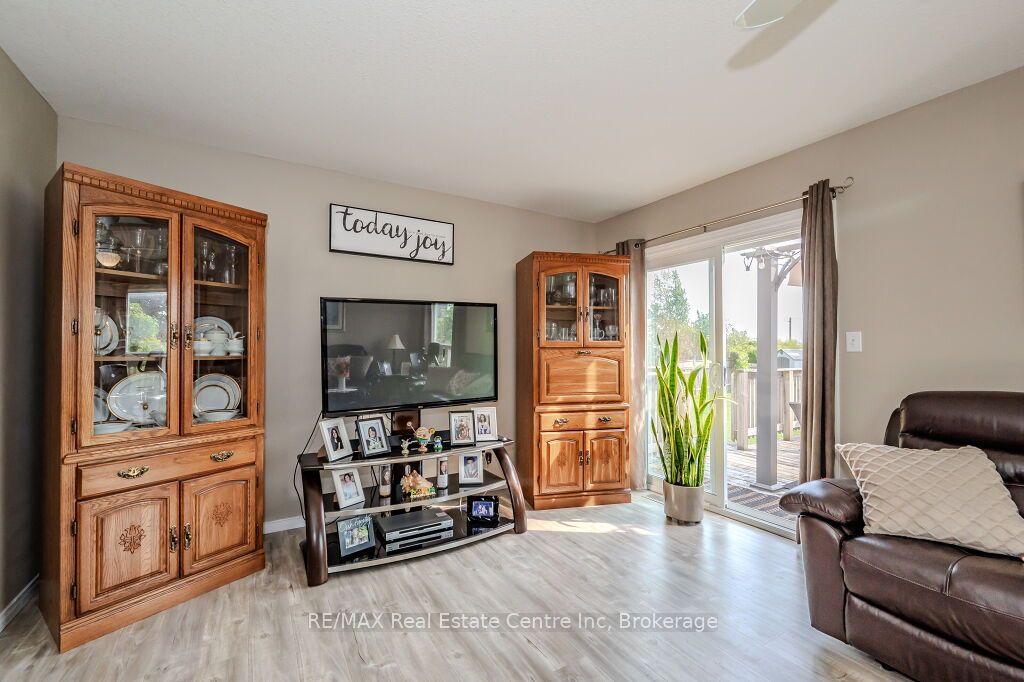 128 Henhoeffer Crescent Property Photo 13