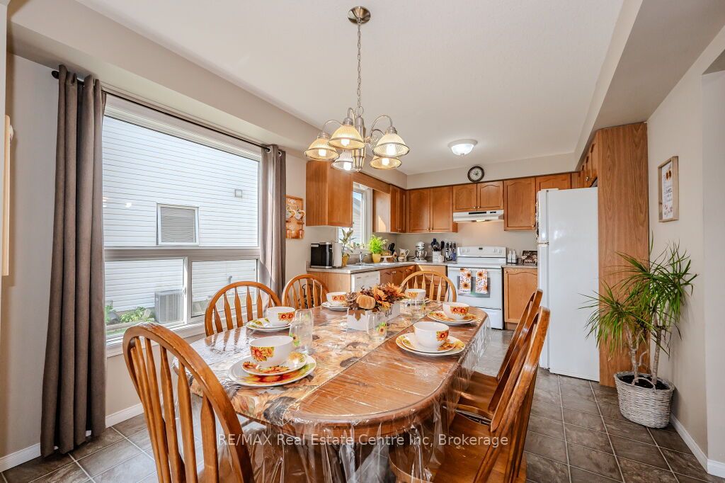 128 Henhoeffer Crescent Property Photo 14