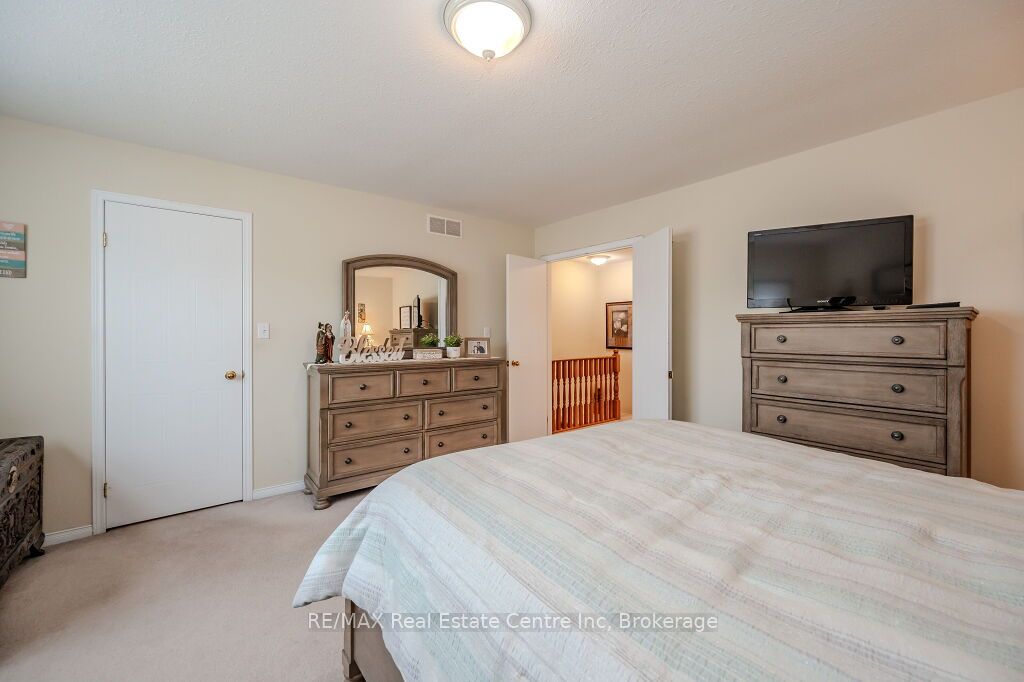 128 Henhoeffer Crescent Property Photo 24