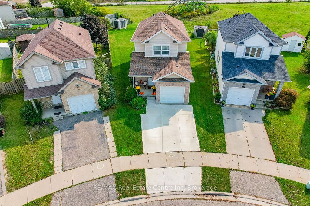 128 Henhoeffer Crescent Property Photo 37