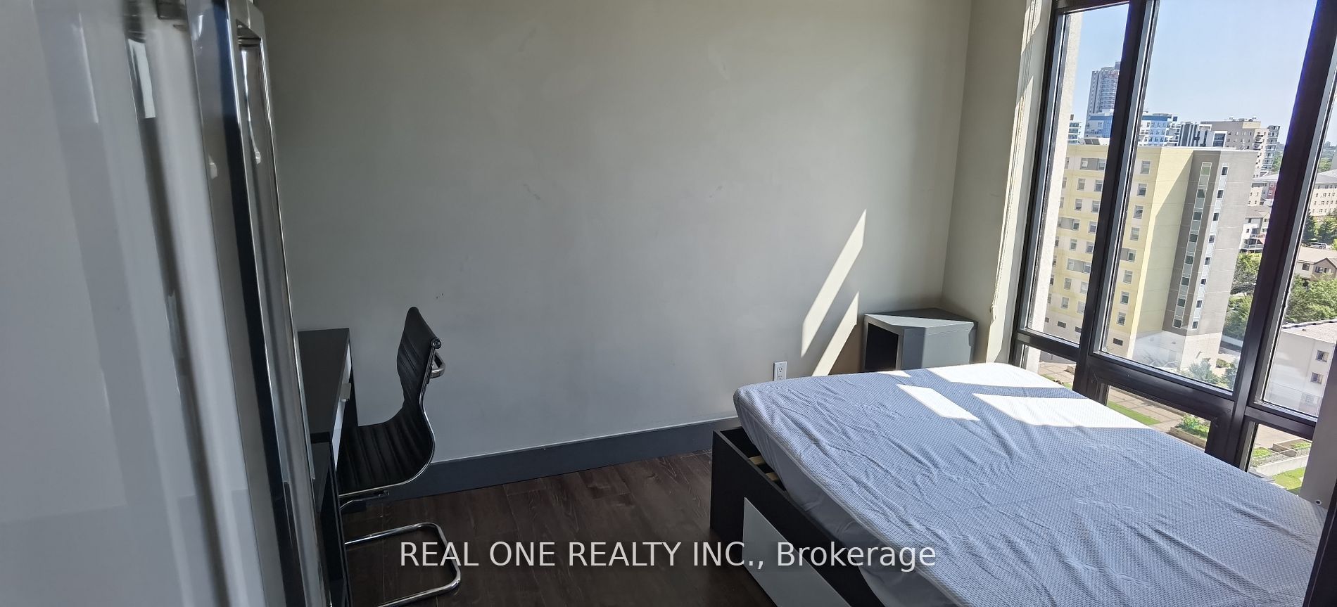 #s1402 - 330 Phillip Street Property Photo 6