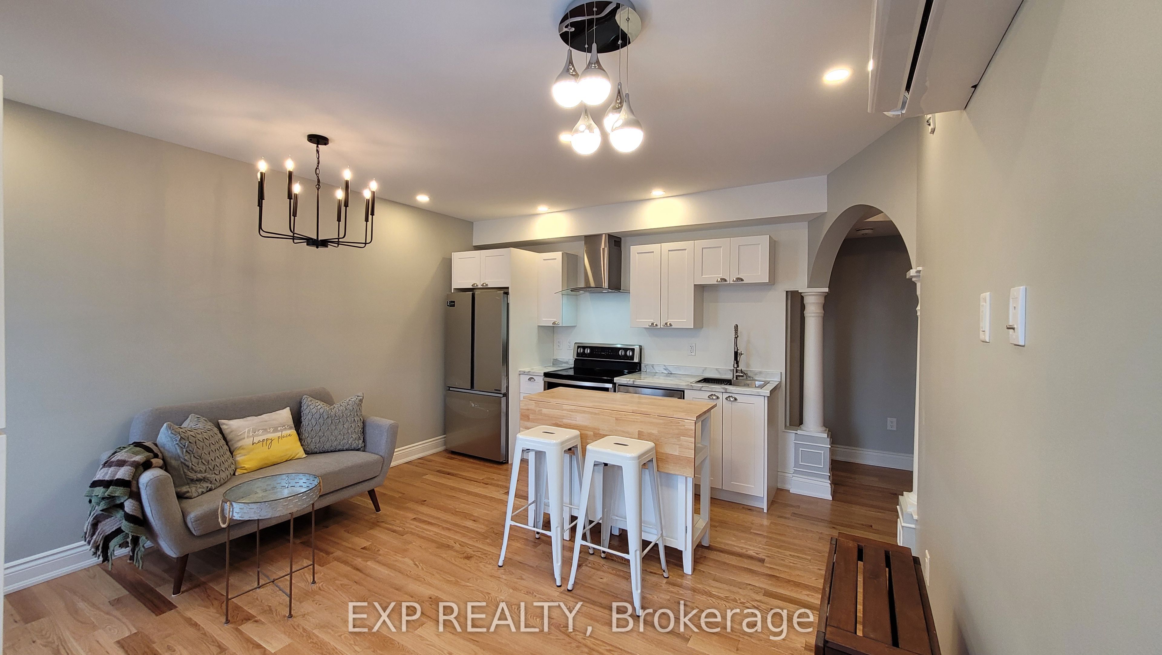 #201 - 157-159 James Street Property Photo 2