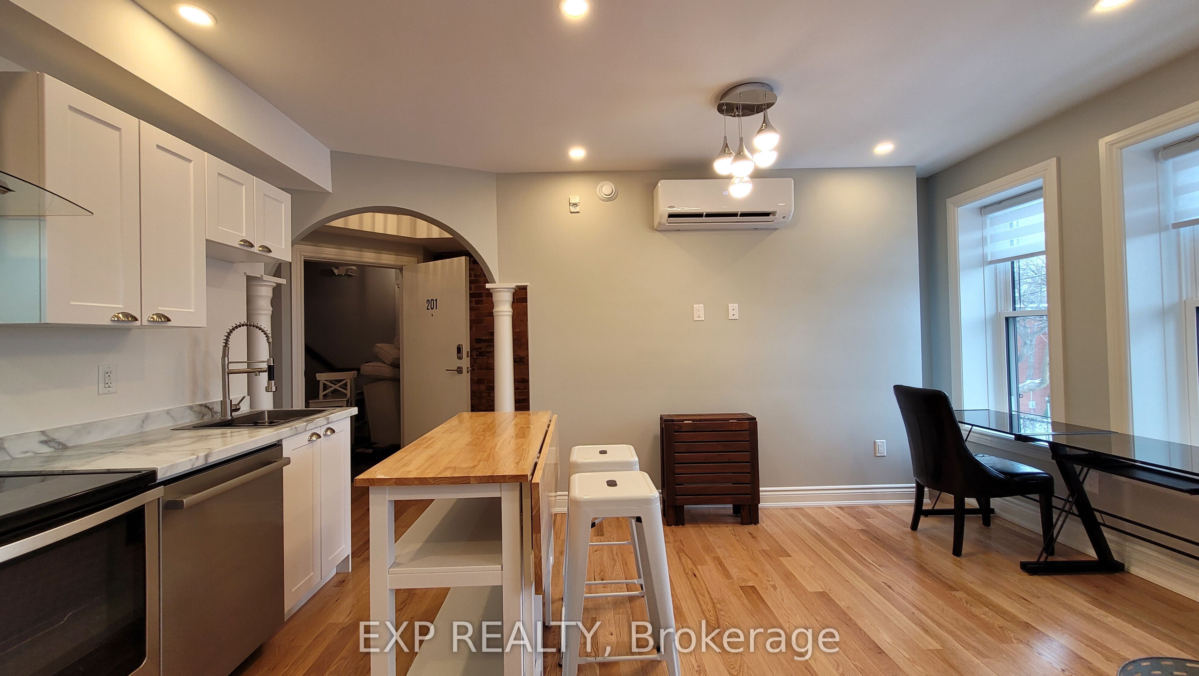 #201 - 157-159 James Street Property Photo 4