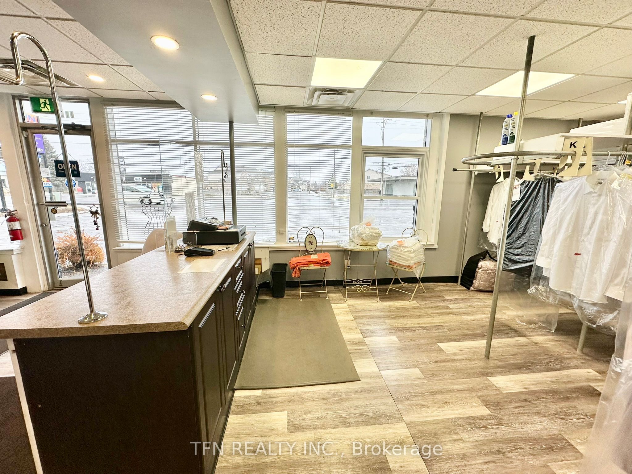 112 College Street Property Photo 4