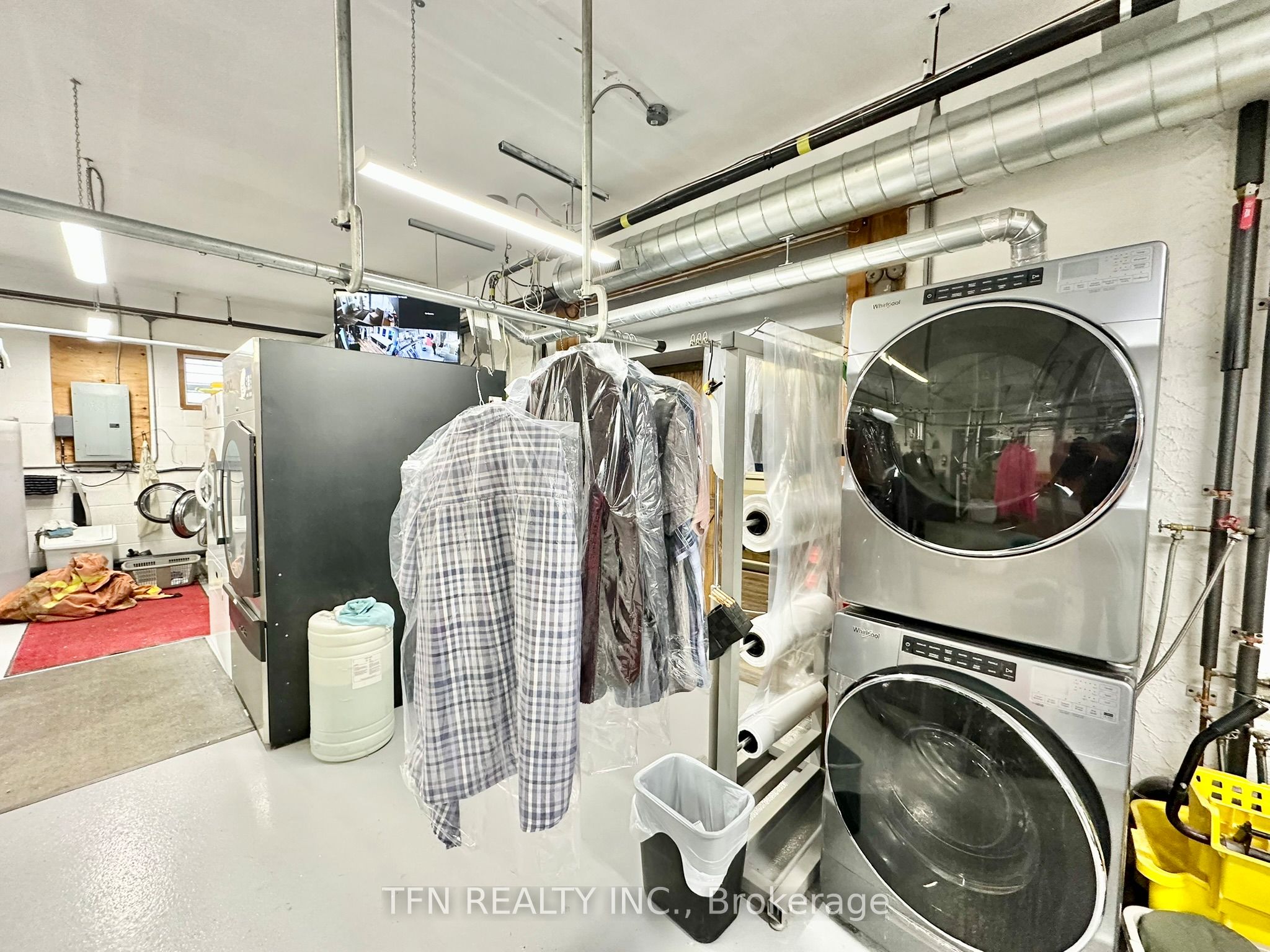 112 College Street Property Photo 10