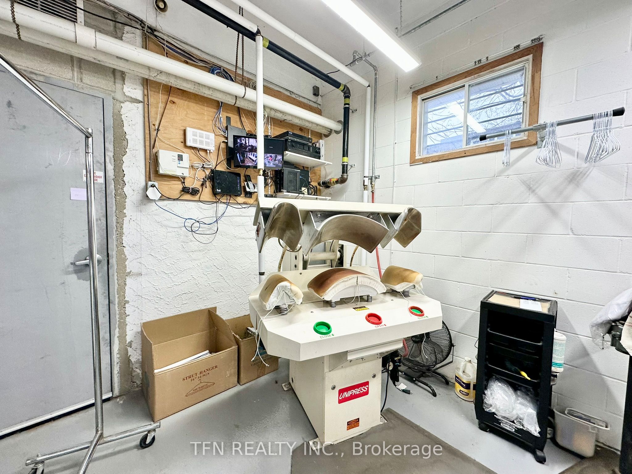 112 College Street Property Photo 11