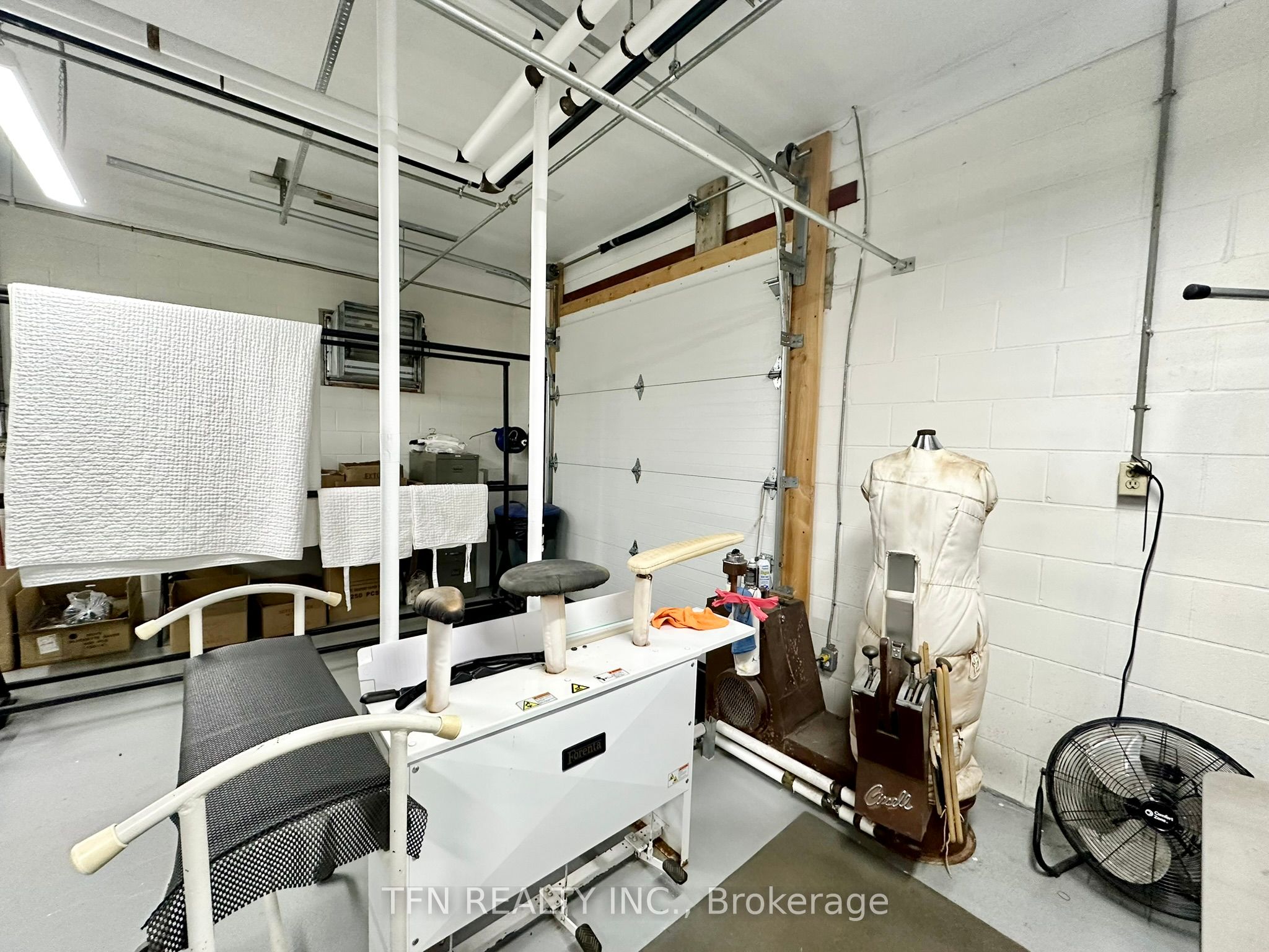 112 College Street Property Photo 14