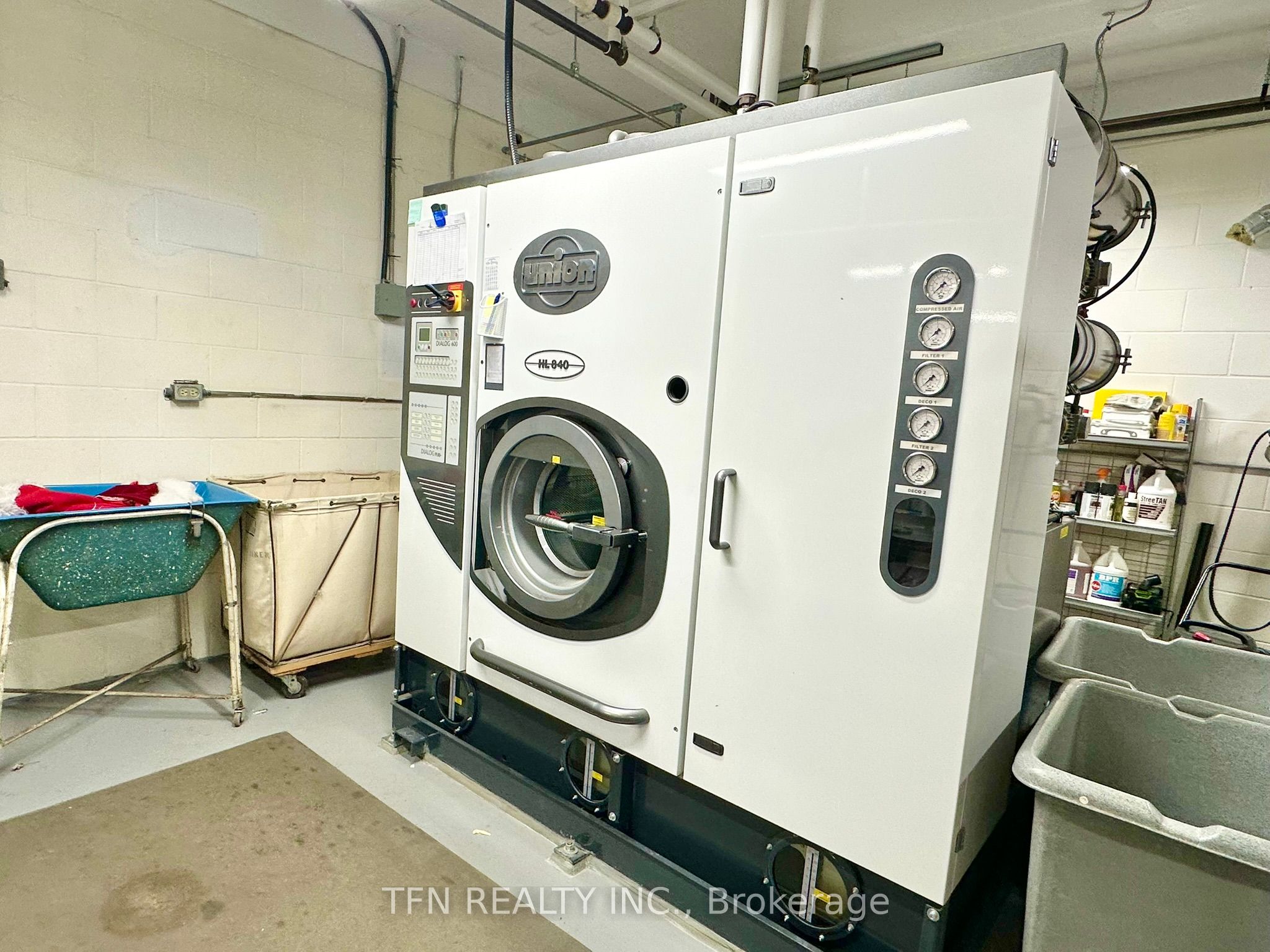112 College Street Property Photo 16