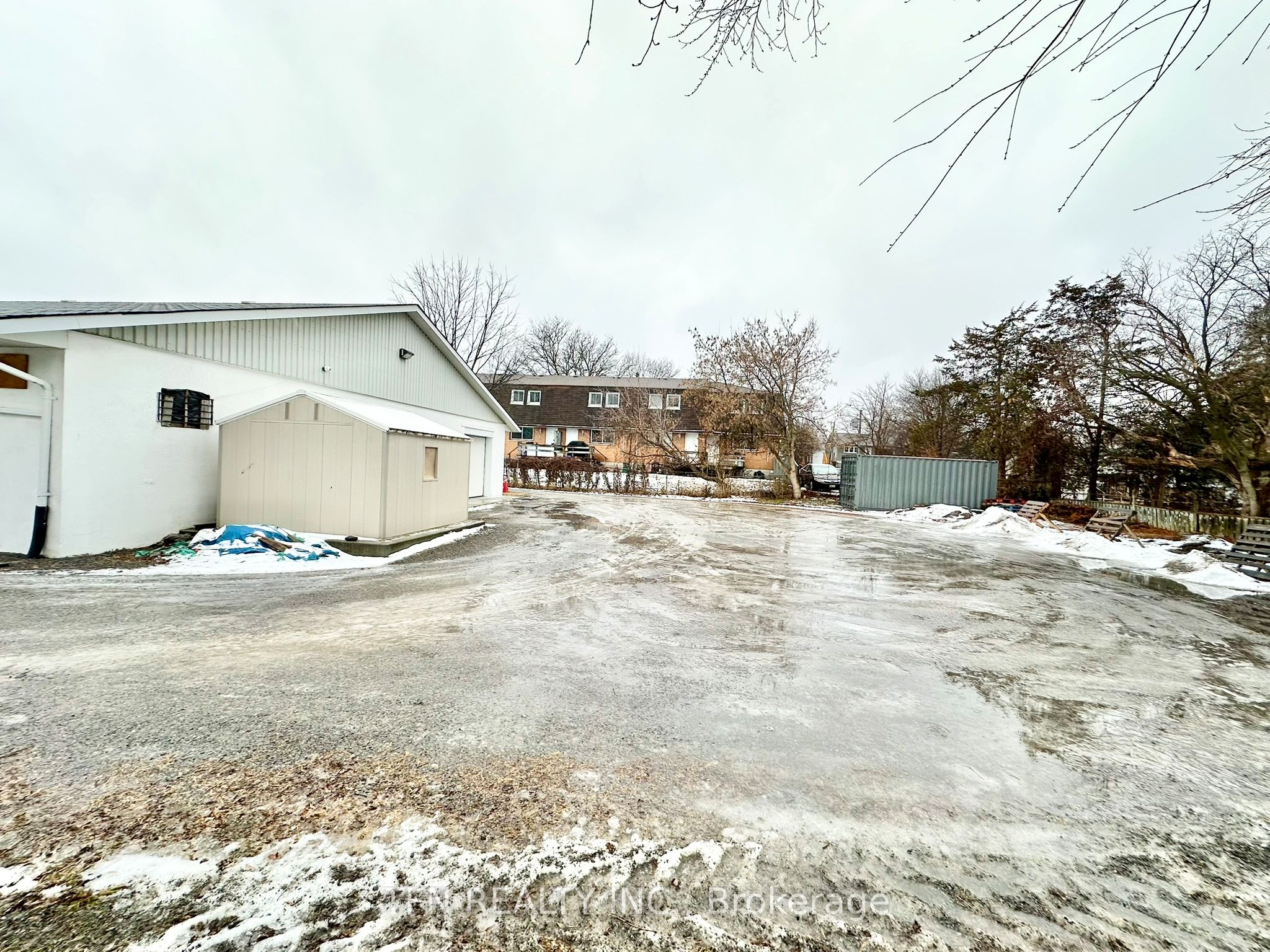 112 College Street Property Photo 27