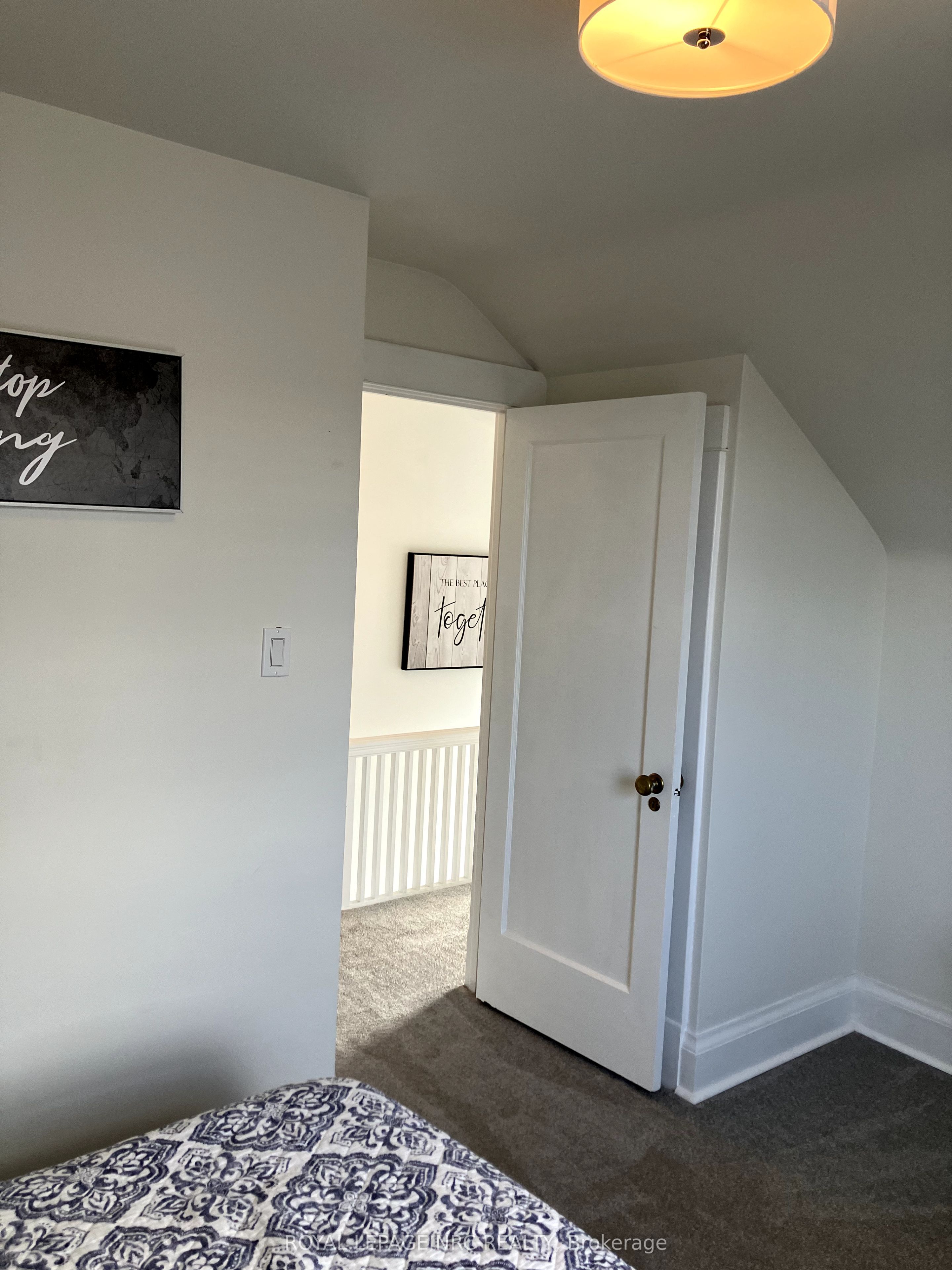 5706 King Street Property Photo 9