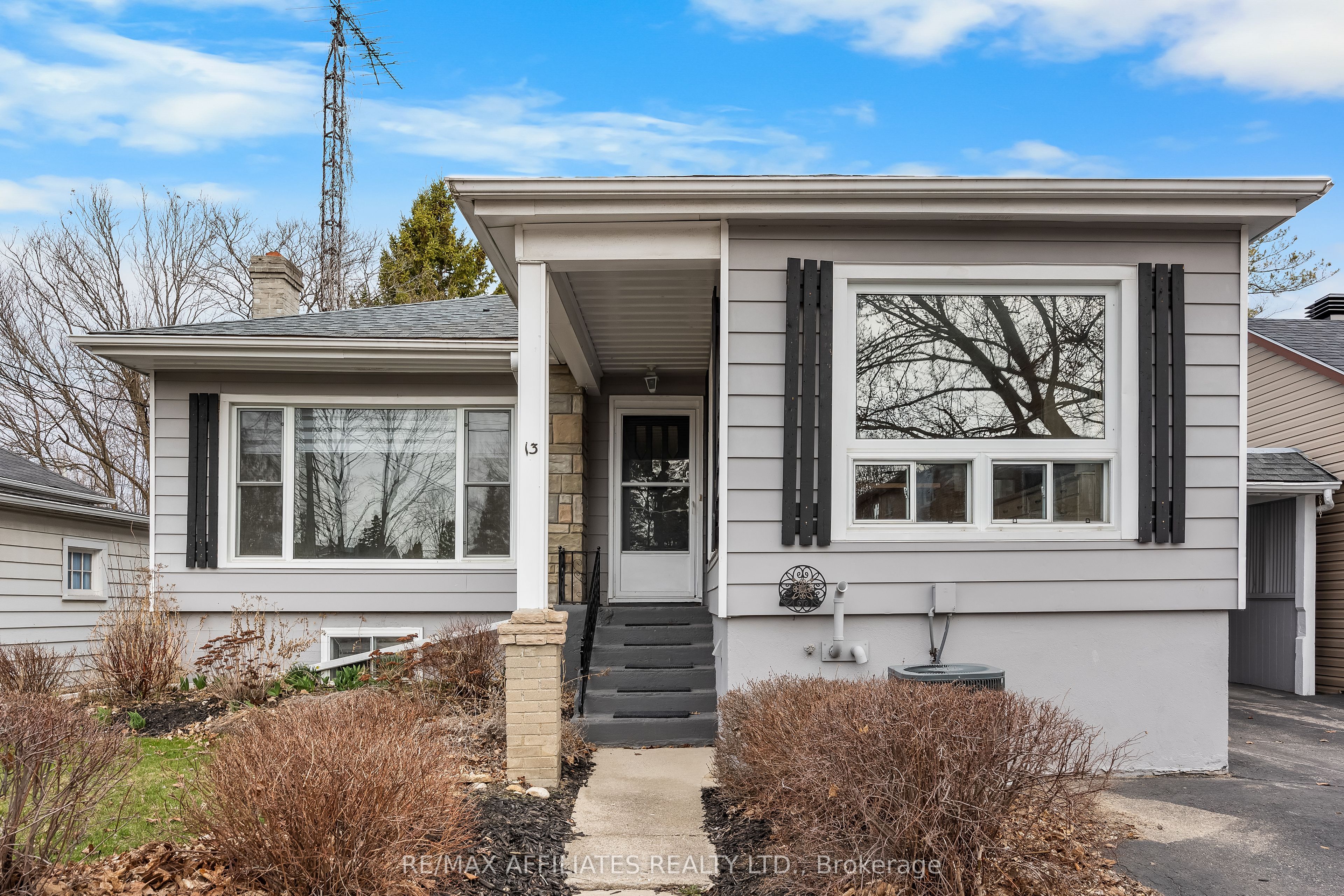 13 Harris S Street Property Photo 2
