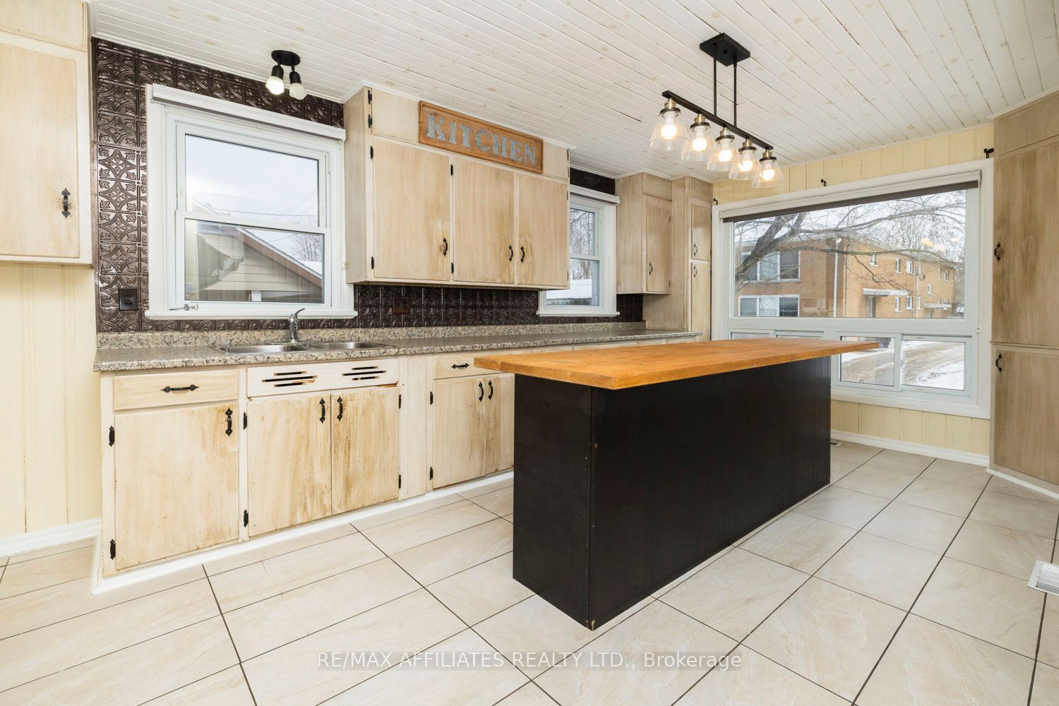 13 Harris S Street Property Photo 7