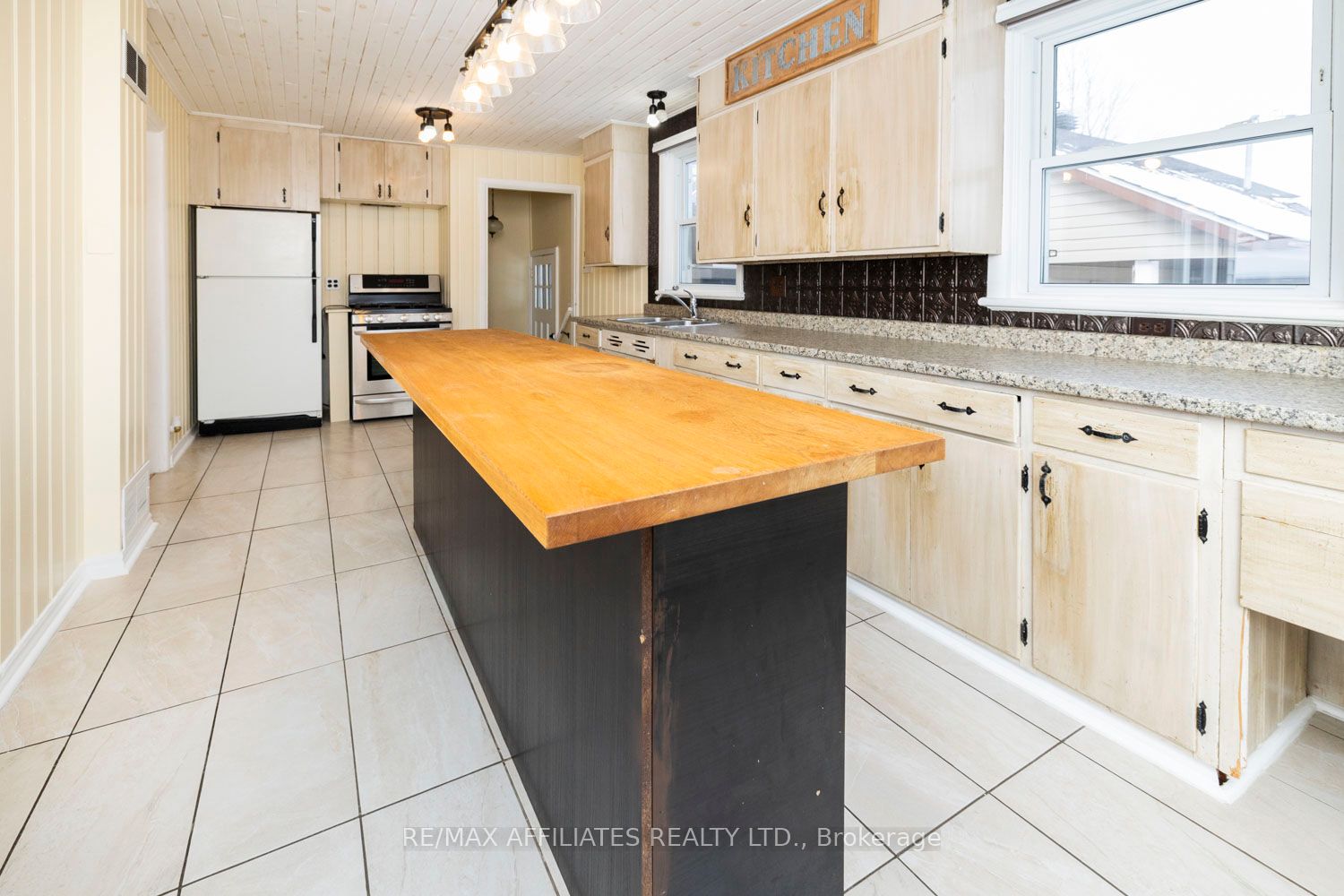 13 Harris S Street Property Photo 9