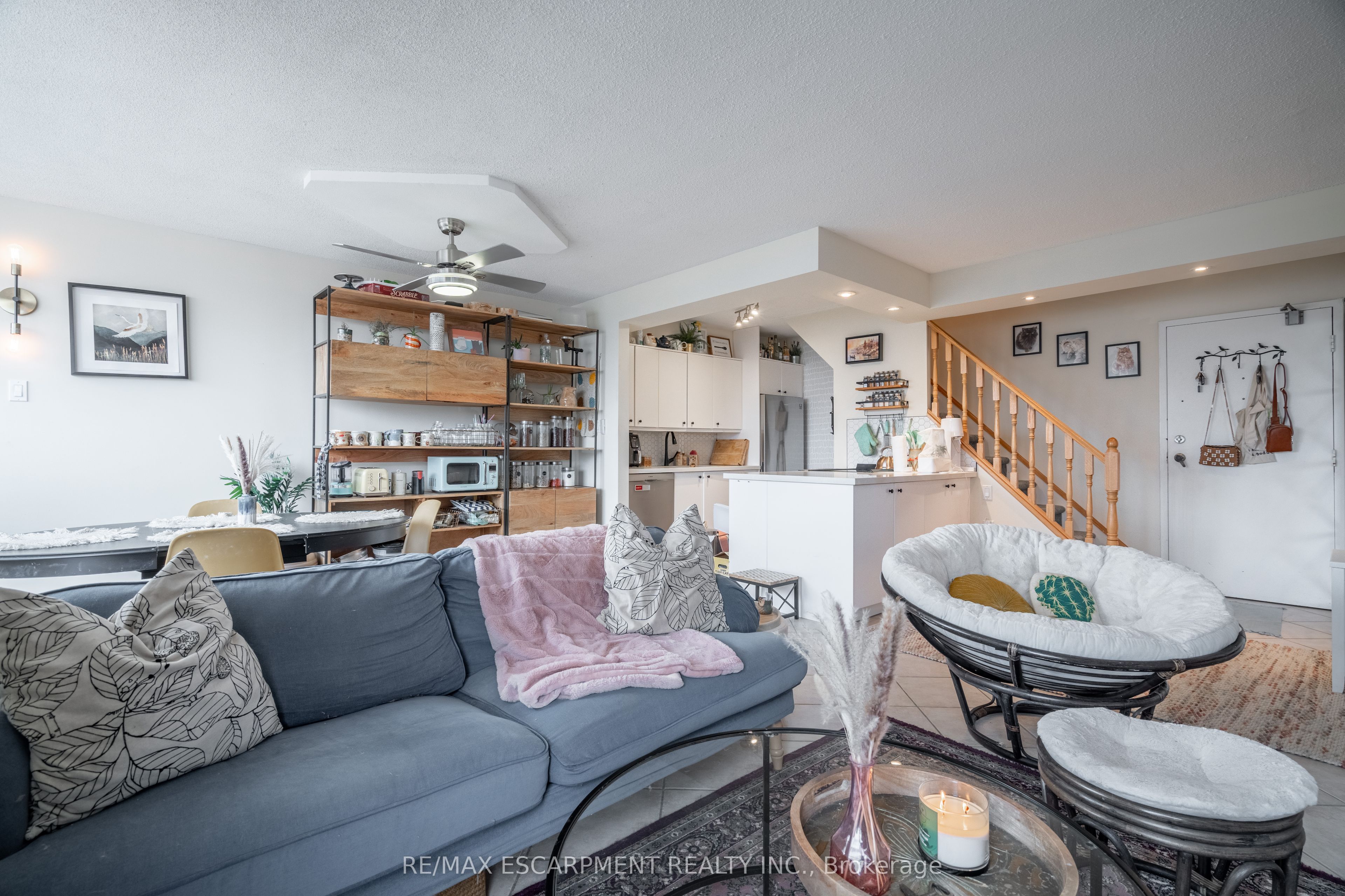 #413 - 10 John Street Property Photo 9