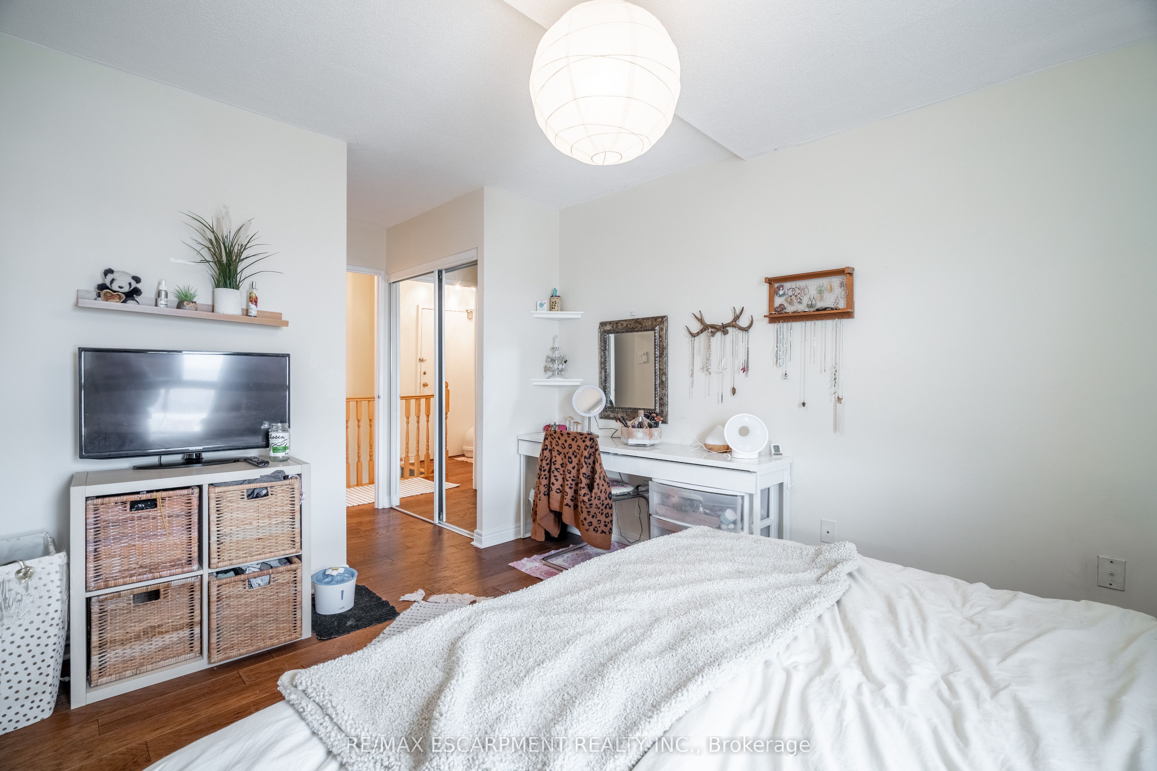 #413 - 10 John Street Property Photo 15