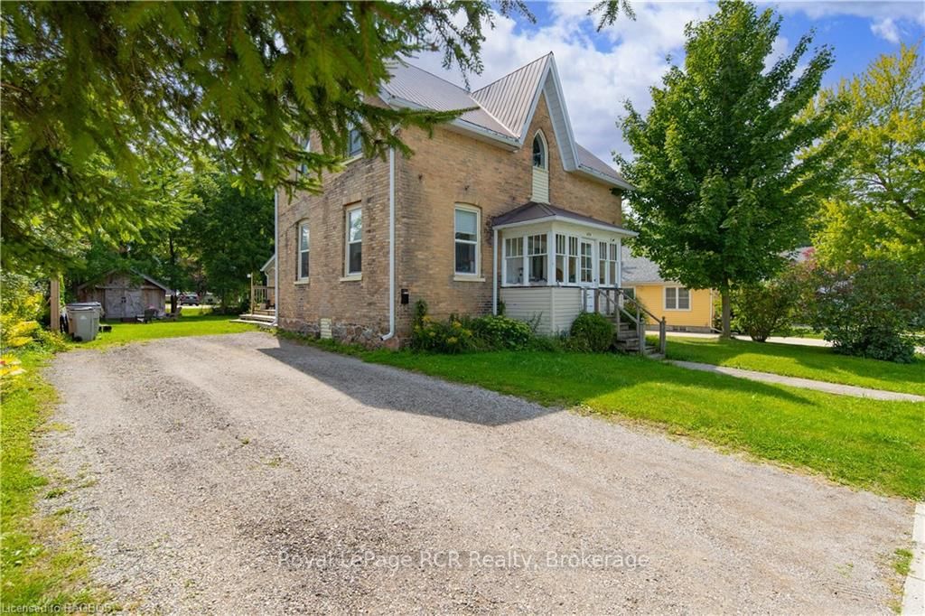 424 Royal Street Property Photo 1