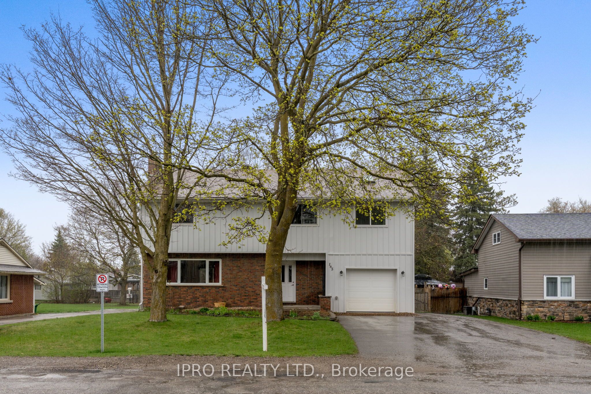 165 Daniel Street Property Photo 2