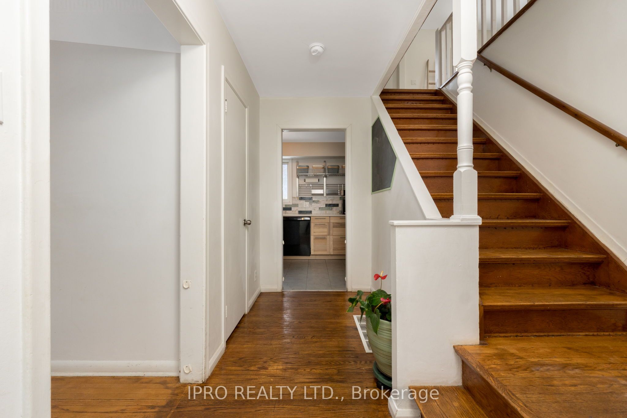 165 Daniel Street Property Photo 5