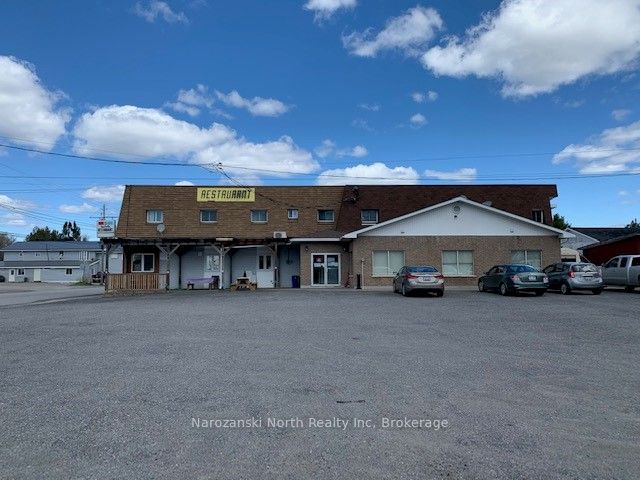 8 St. David Street Property Photo 2