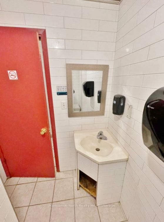 8 St. David Street Property Photo 8