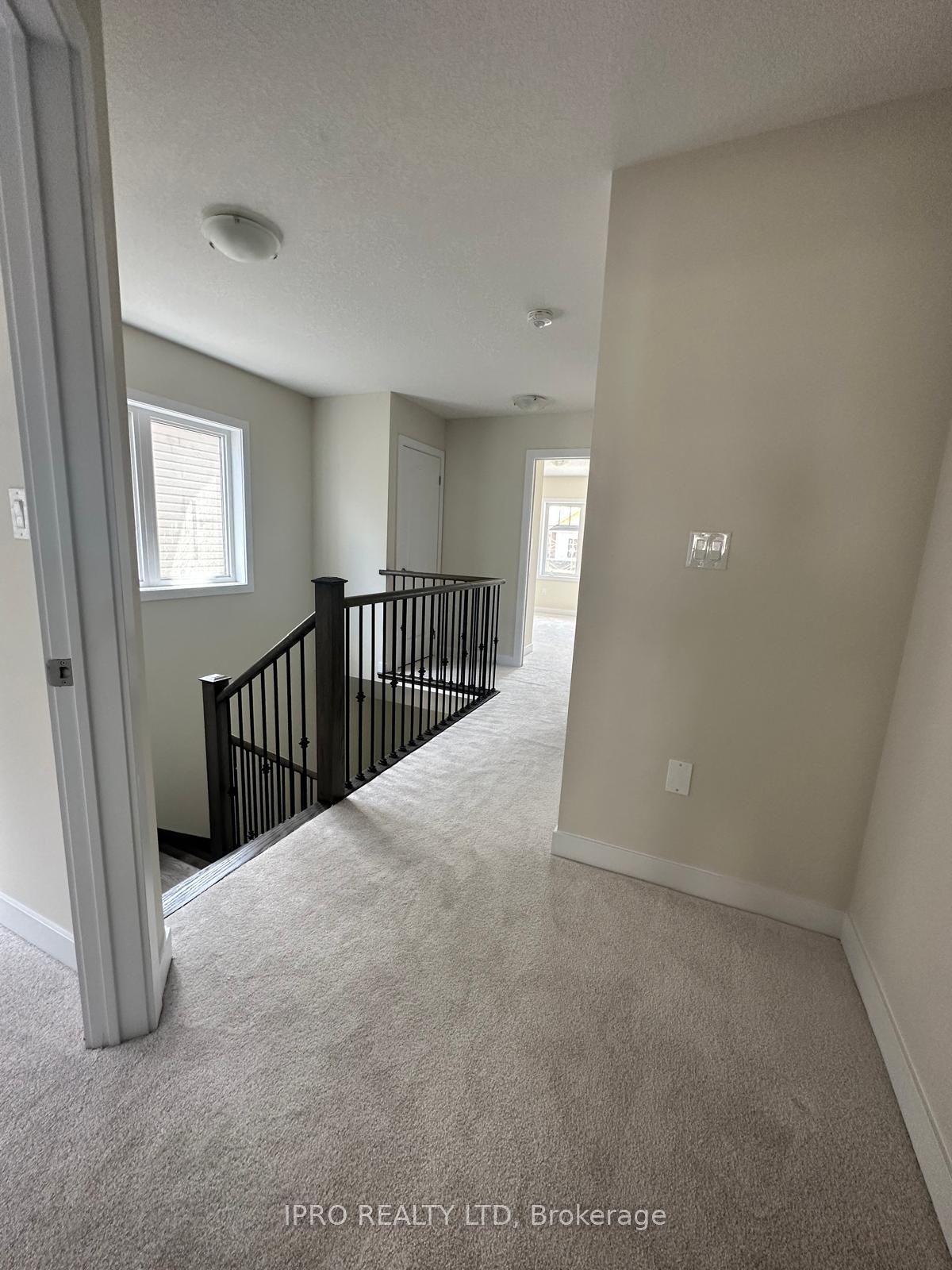 33 Basswood Crescent N Property Photo 9